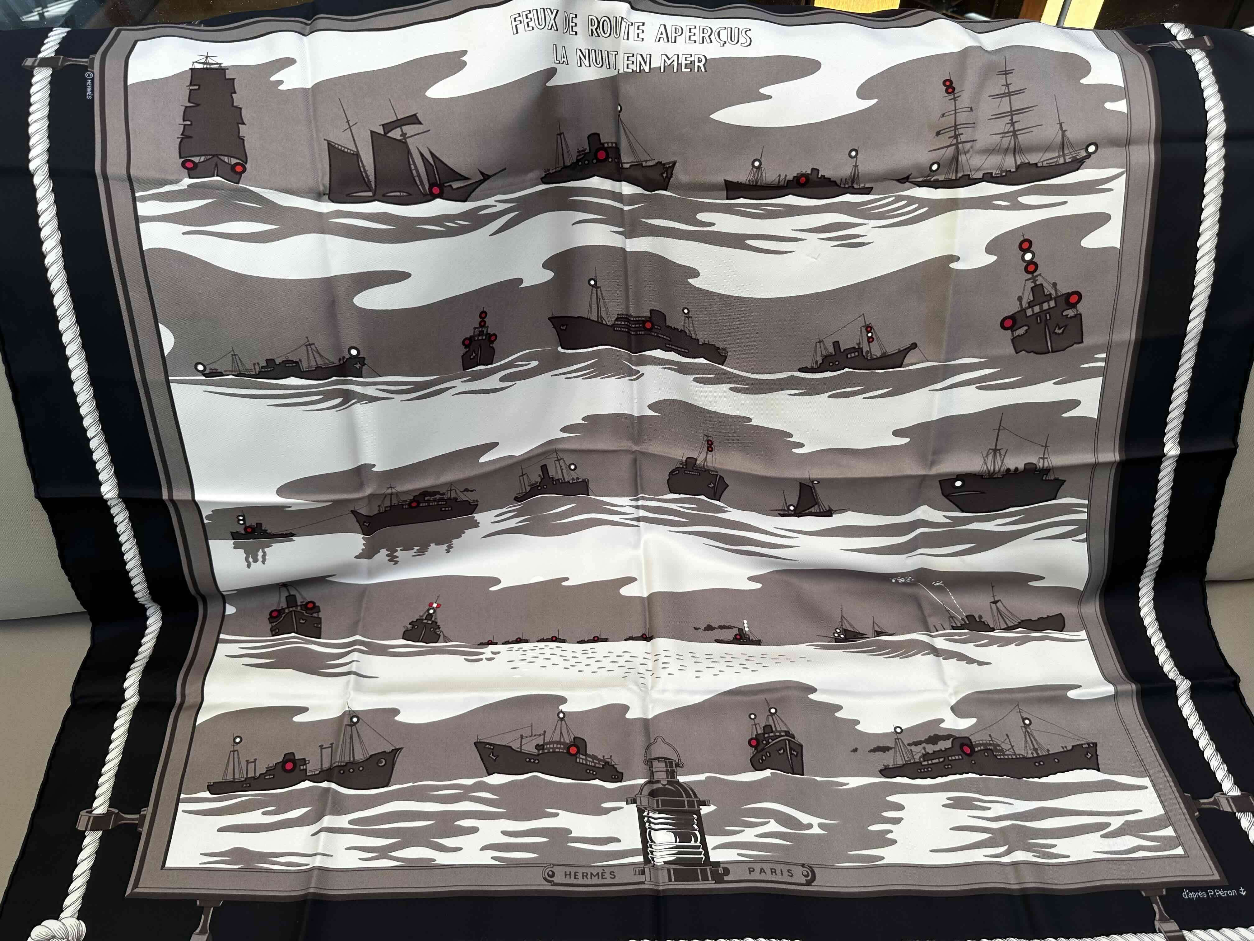 Pañuelo Hermès de seda vintage - miniatura 2