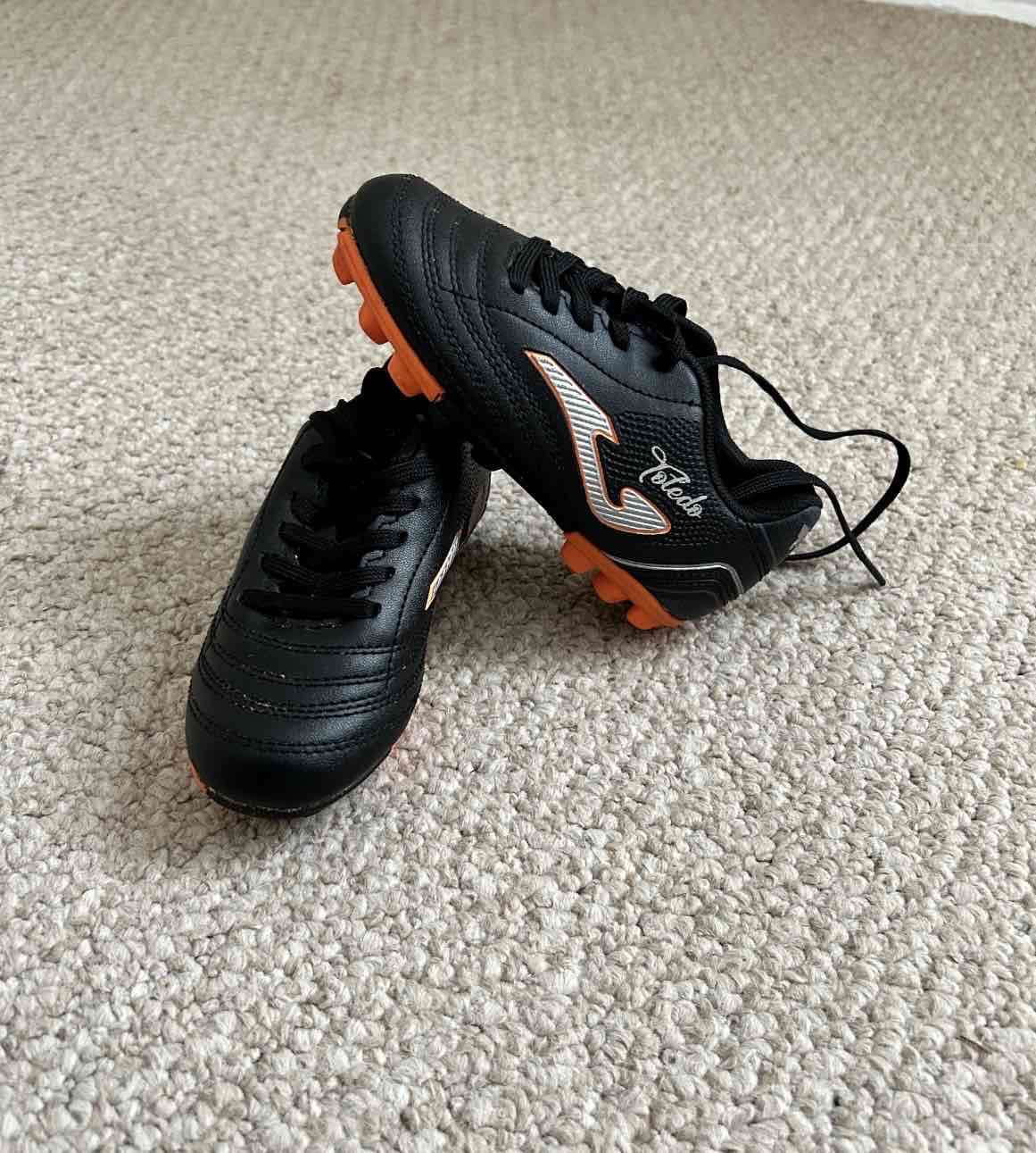 Zapatillas fútbol niño 26