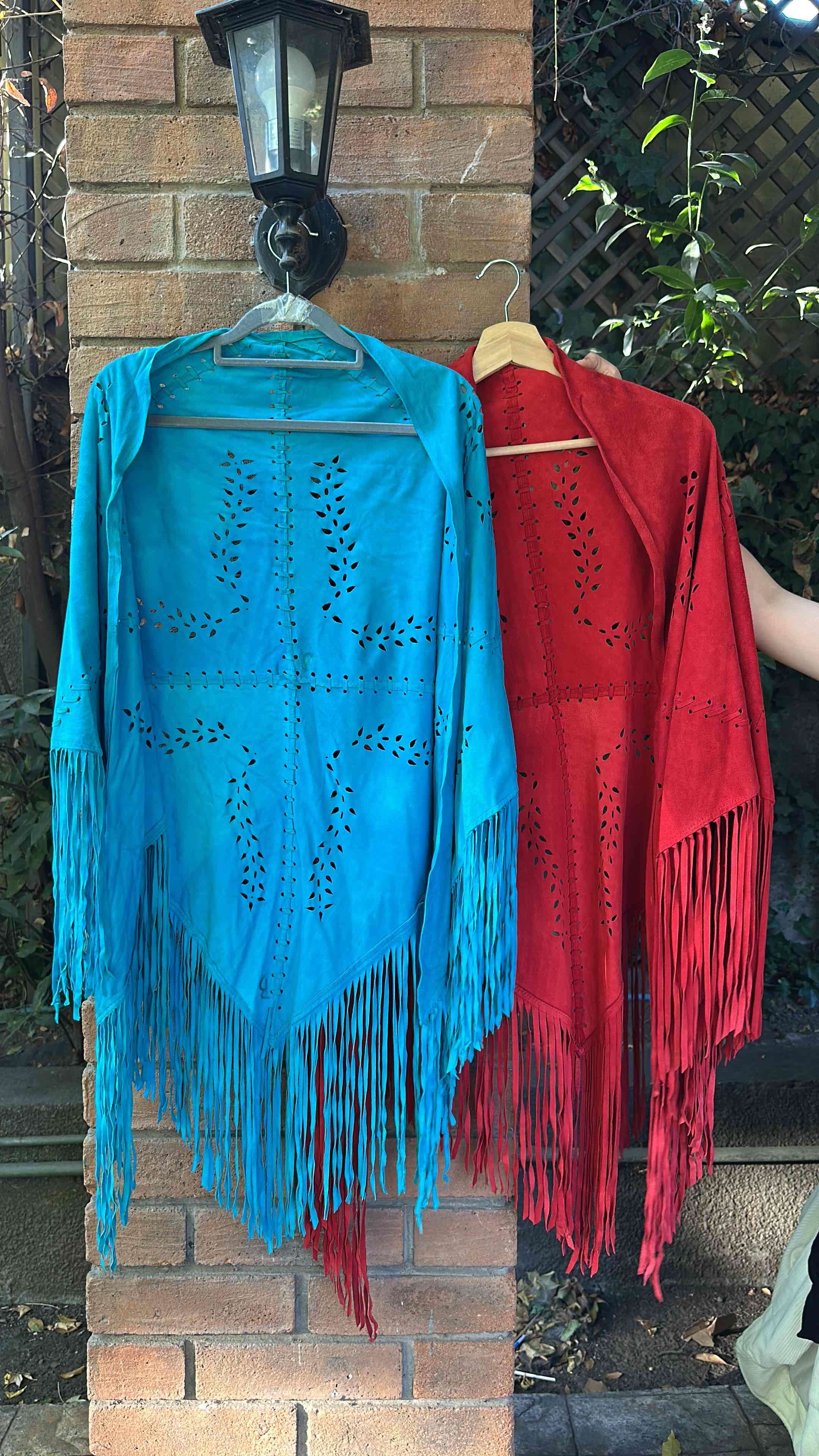 Tapados gamuza  azul y rojo con flecos - miniatura 1