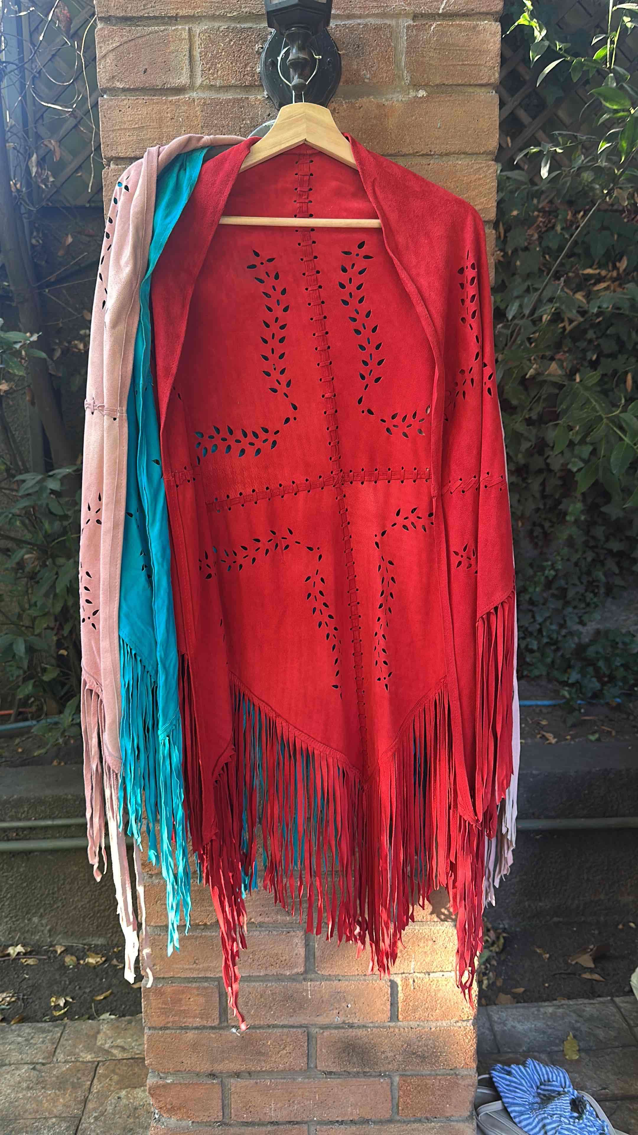 Tapados gamuza  azul y rojo con flecos - miniatura 2