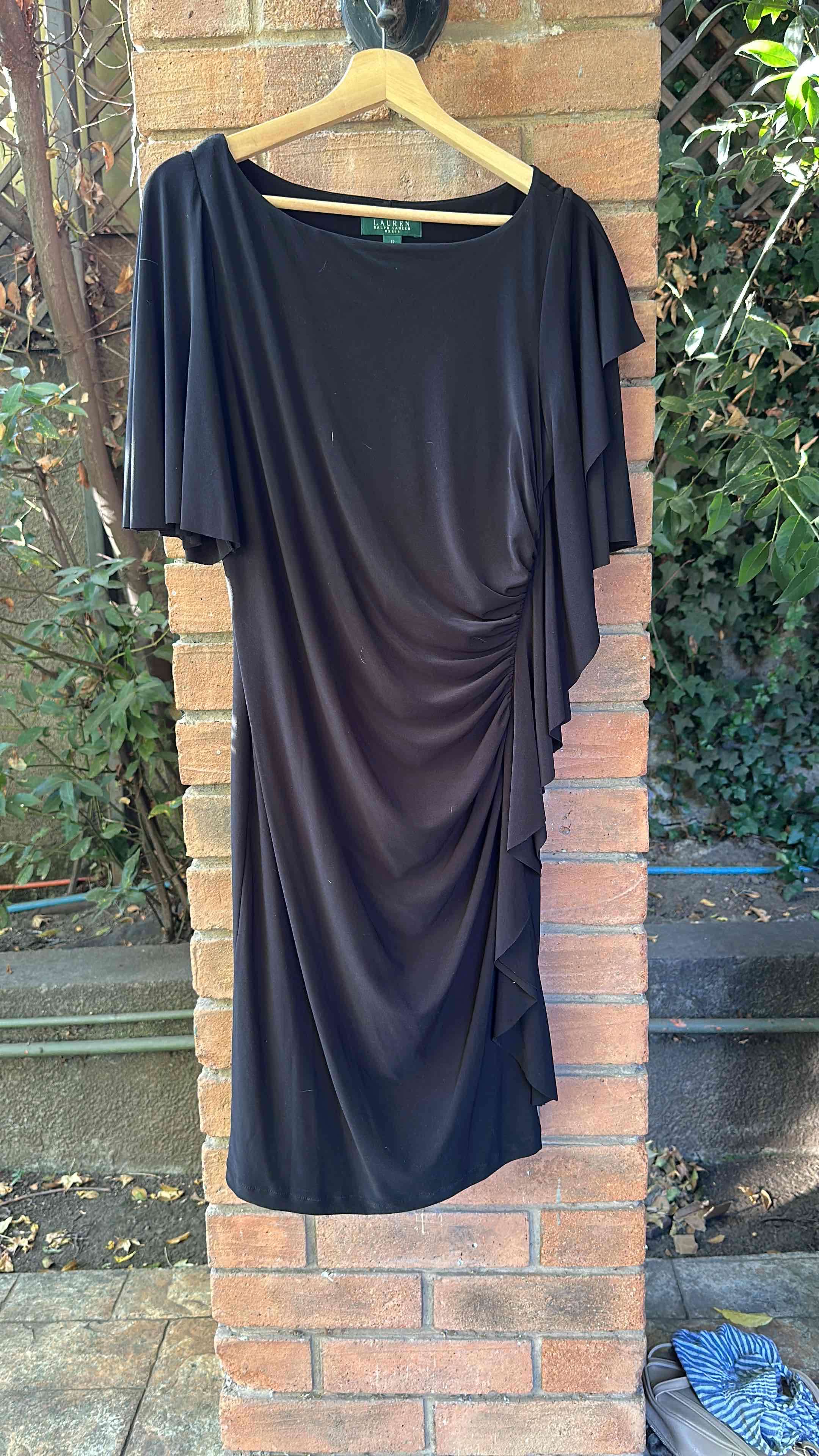 Vestidos marca Ralph Lauren  negro con pliegues