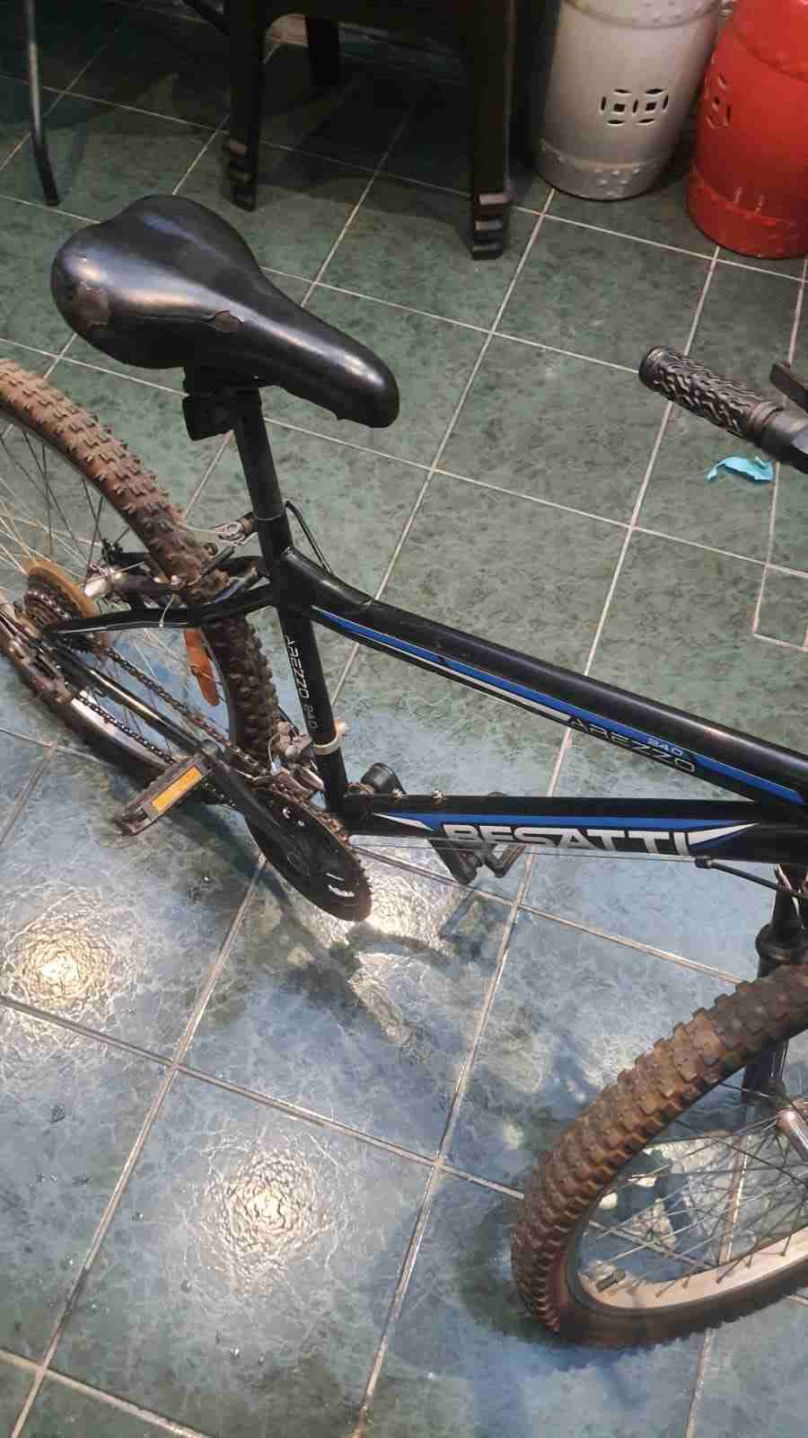 Bicicleta Besatti negra - miniatura 1