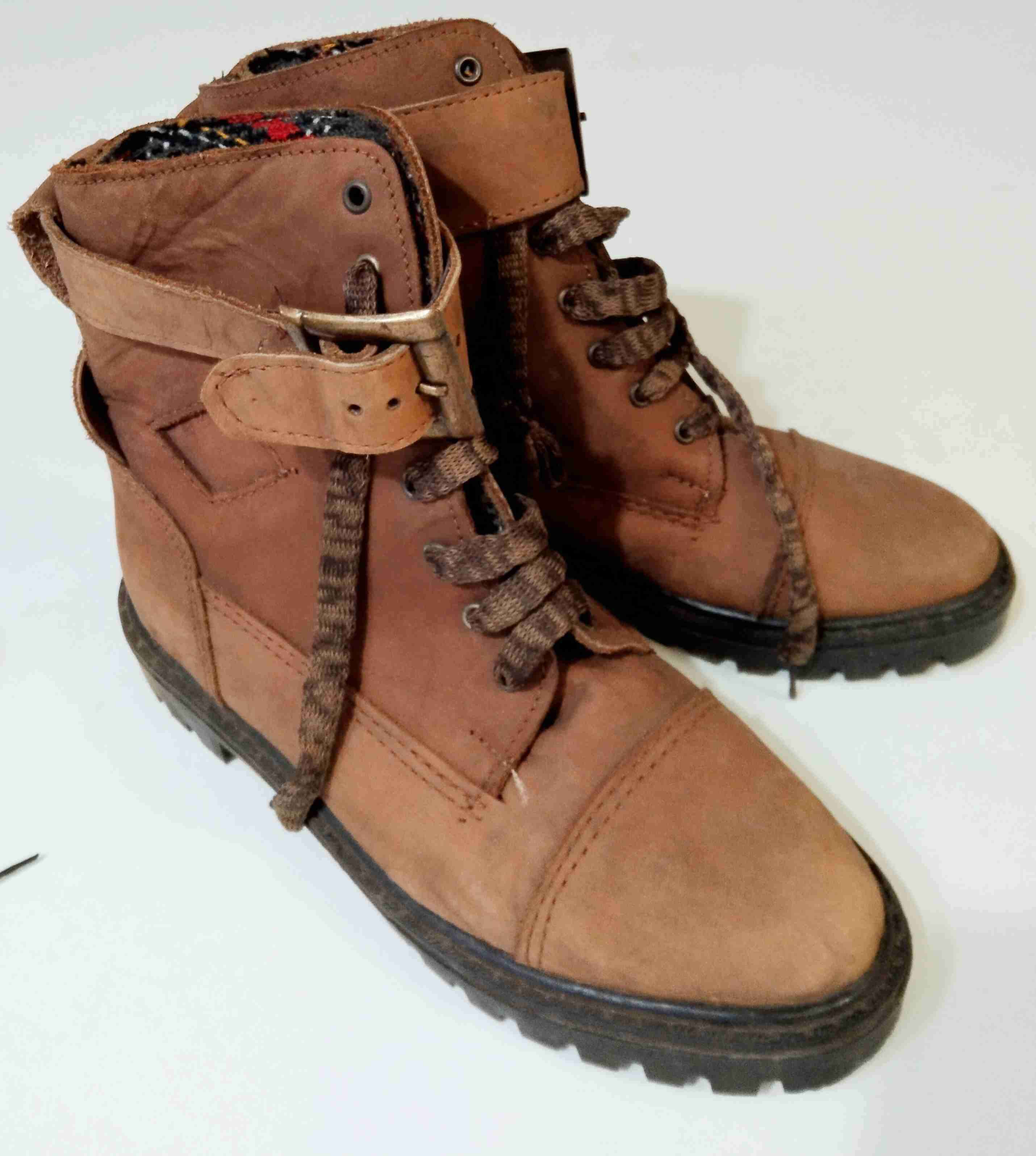 LOTE DE BOTINES DE MUJER N 35 Y 36 - miniatura 5