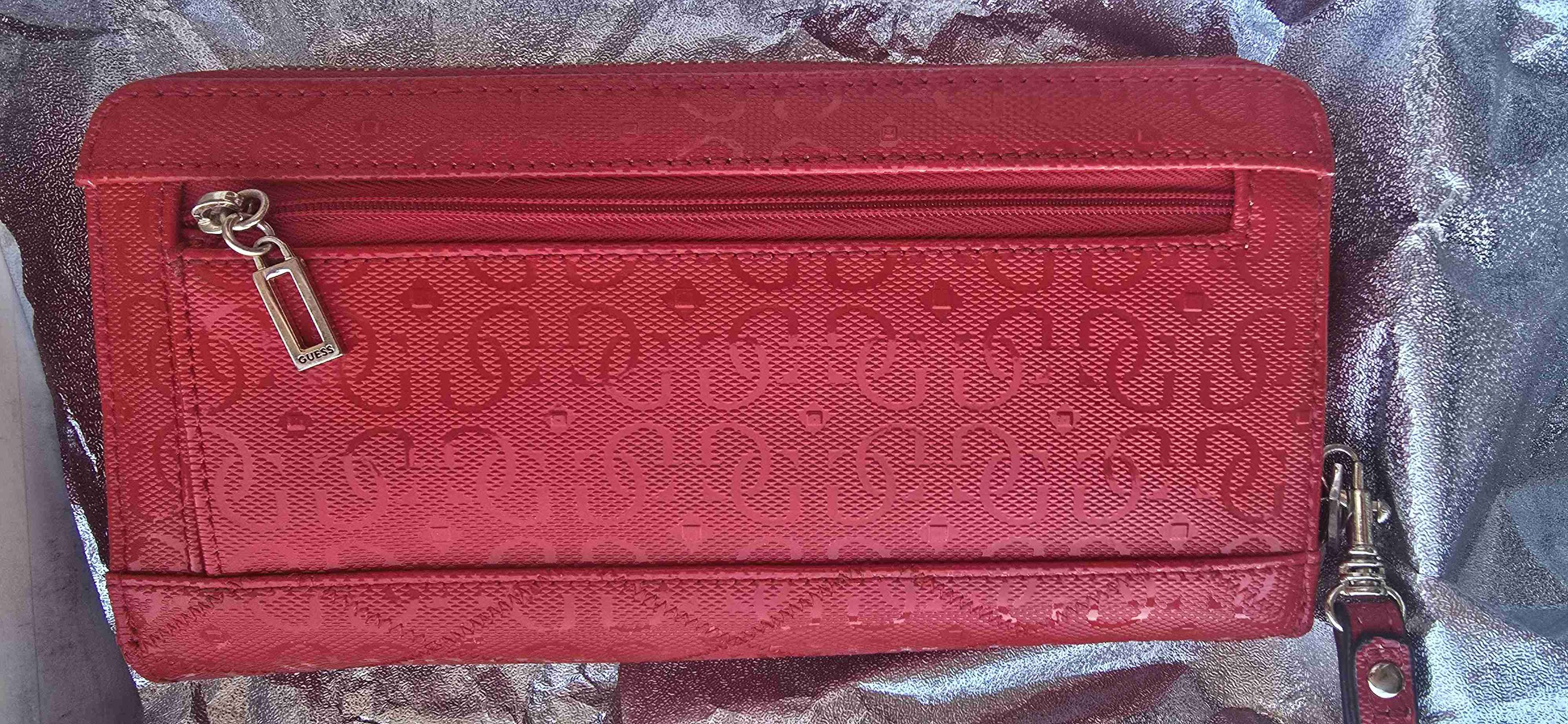 Cartera roja Guess con correa - miniatura 2