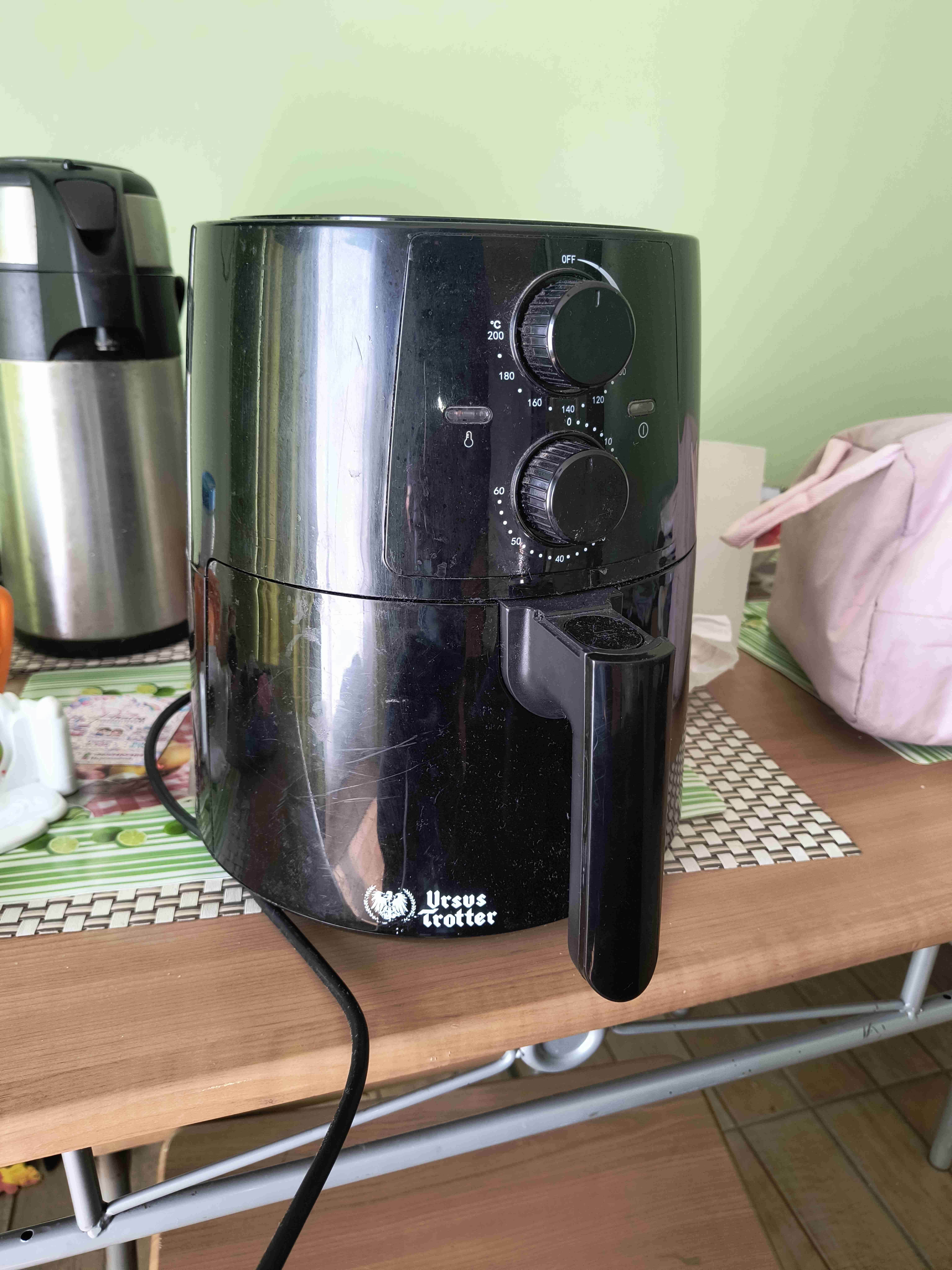 Freidora de aire negra Ursus Trotter - miniatura 1