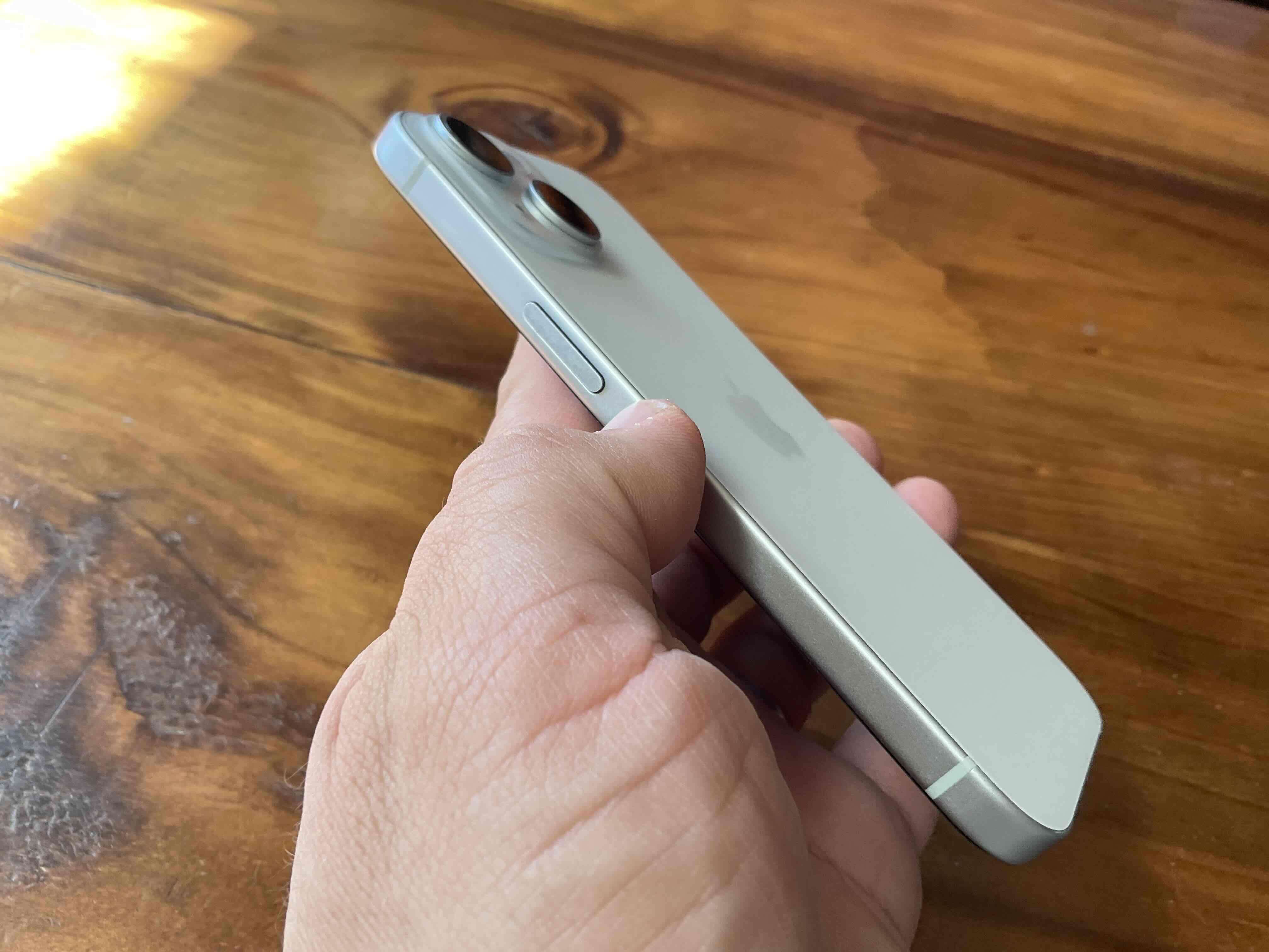 Smartphone Apple iPhone 15 de 128 gb - miniatura 3