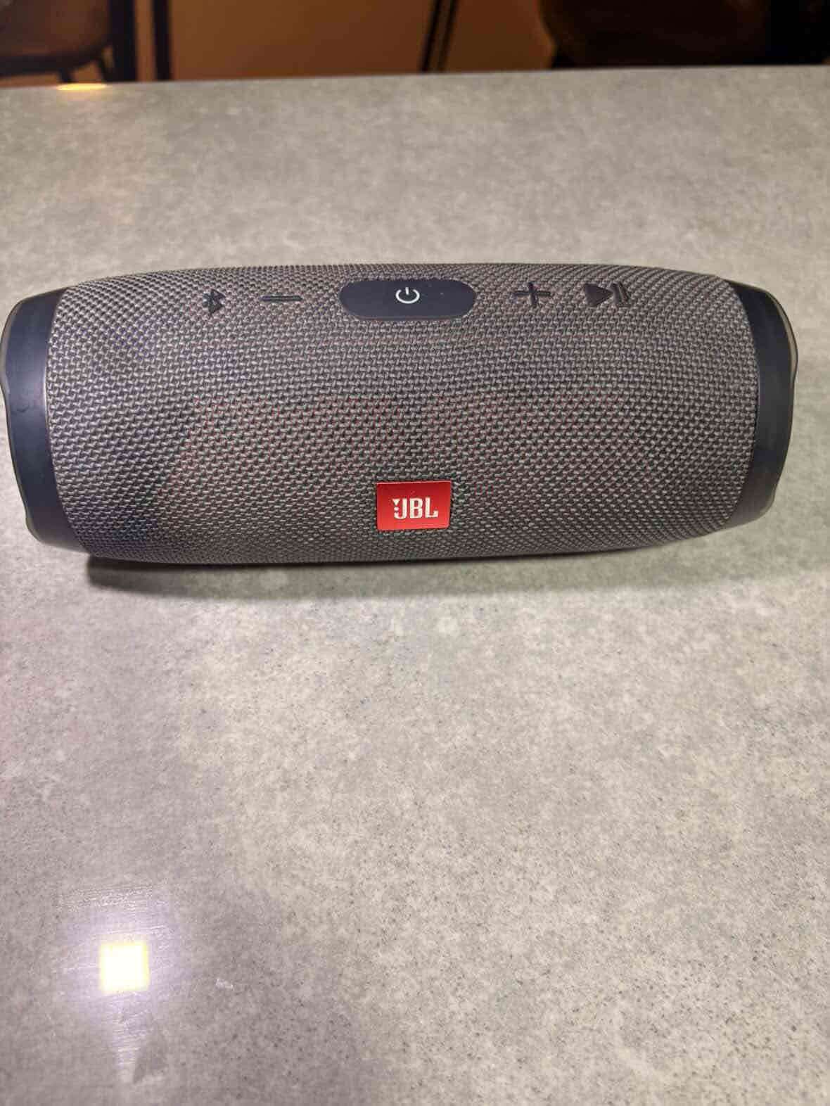 Parlante JBL Charge Essential - miniatura 2