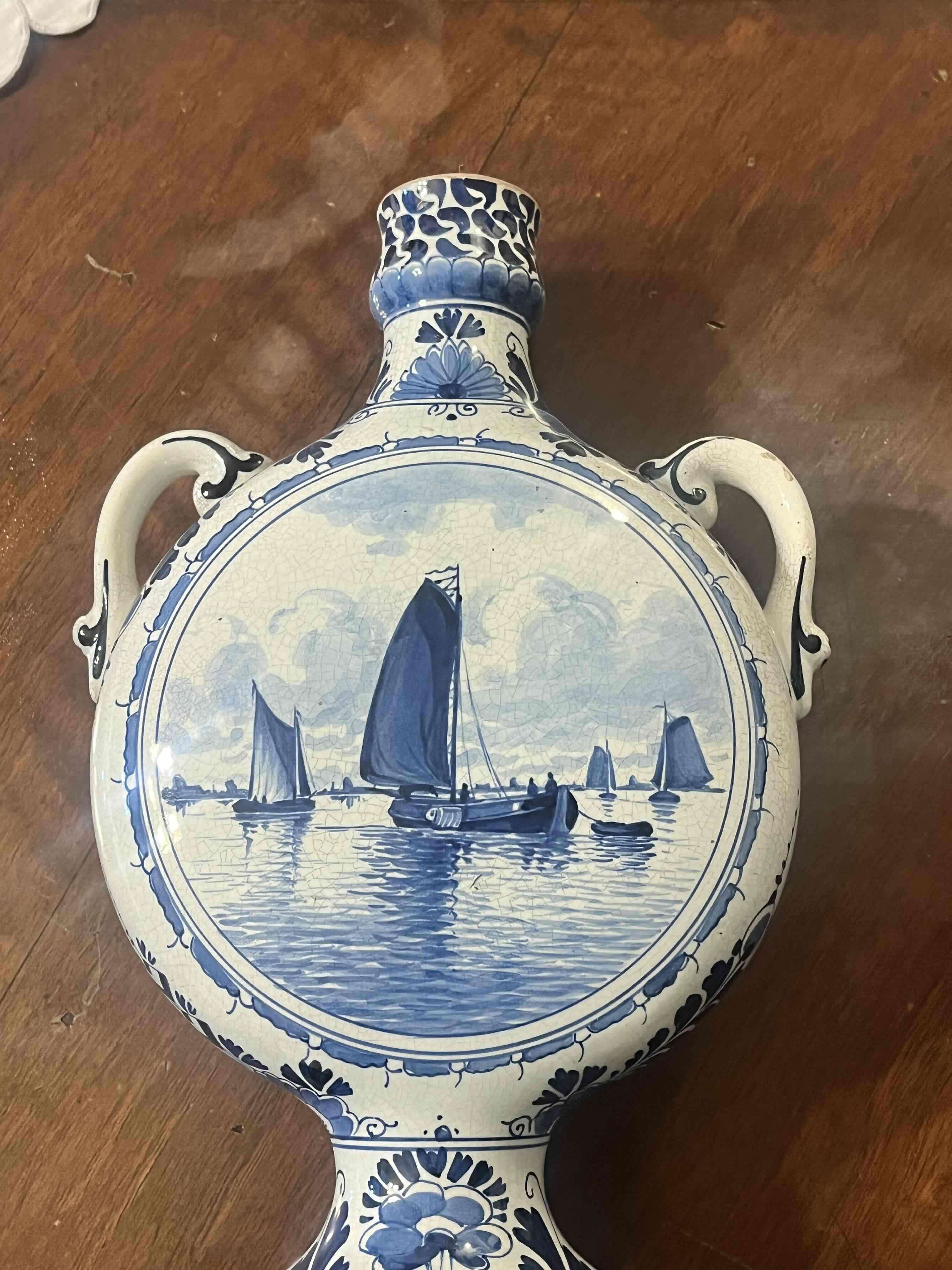 Jarrón de cerámica azul y blanco - miniatura 2