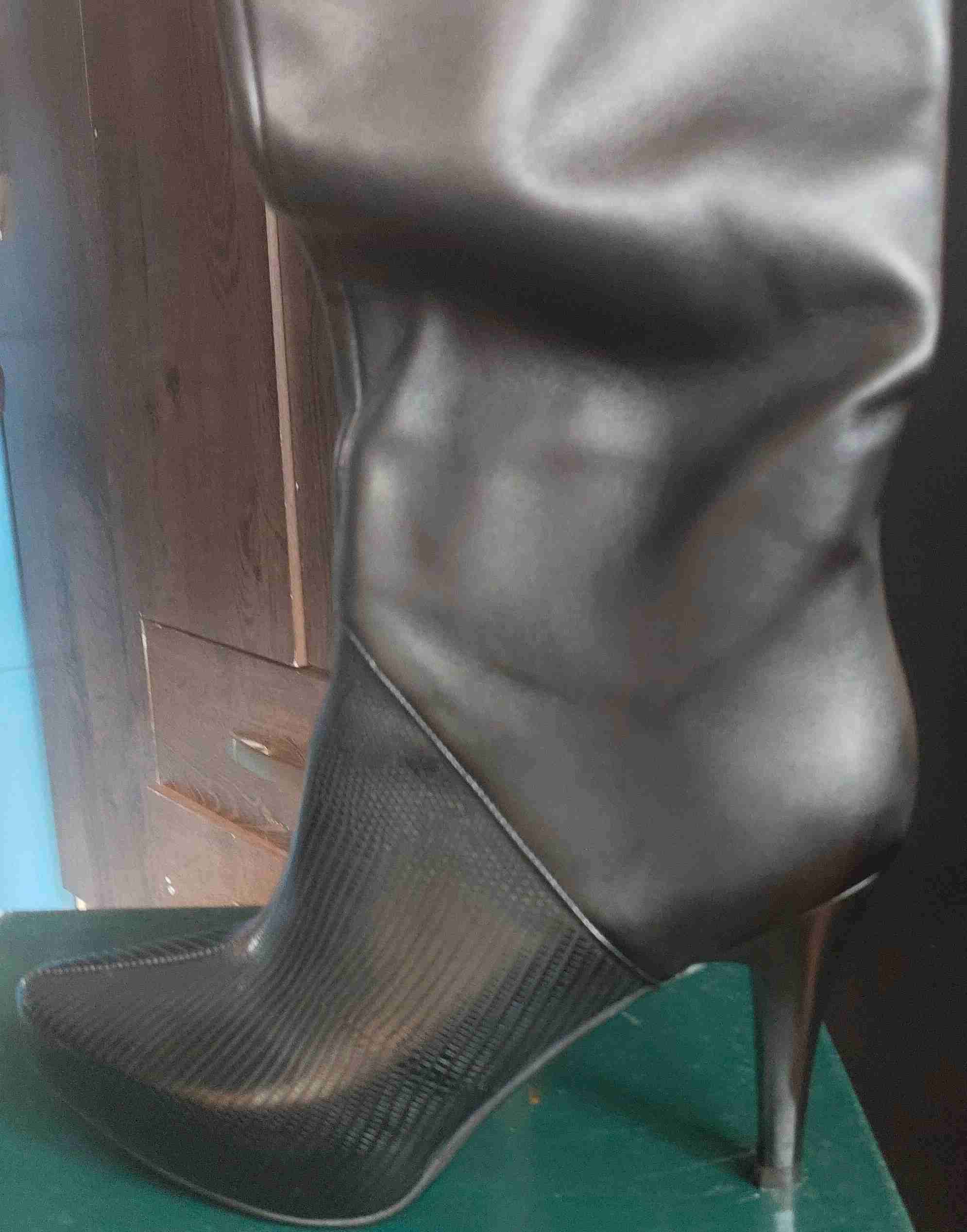 Bota alta negra elegante - miniatura 2