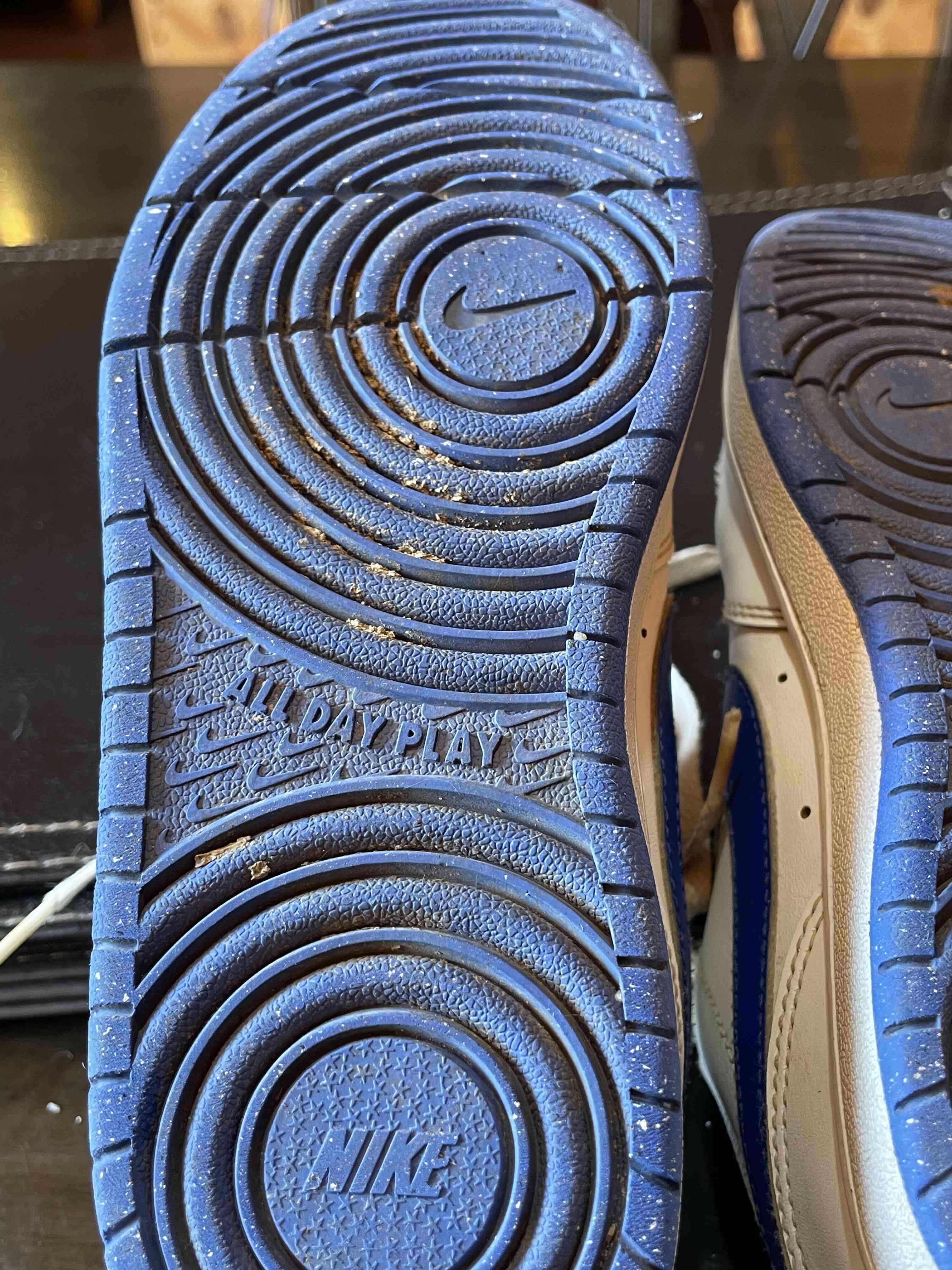 Zapatillas Nike blancas y azules - miniatura 3