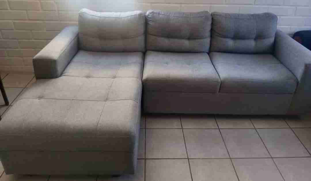 Sofá seccional gris claro - miniatura 1