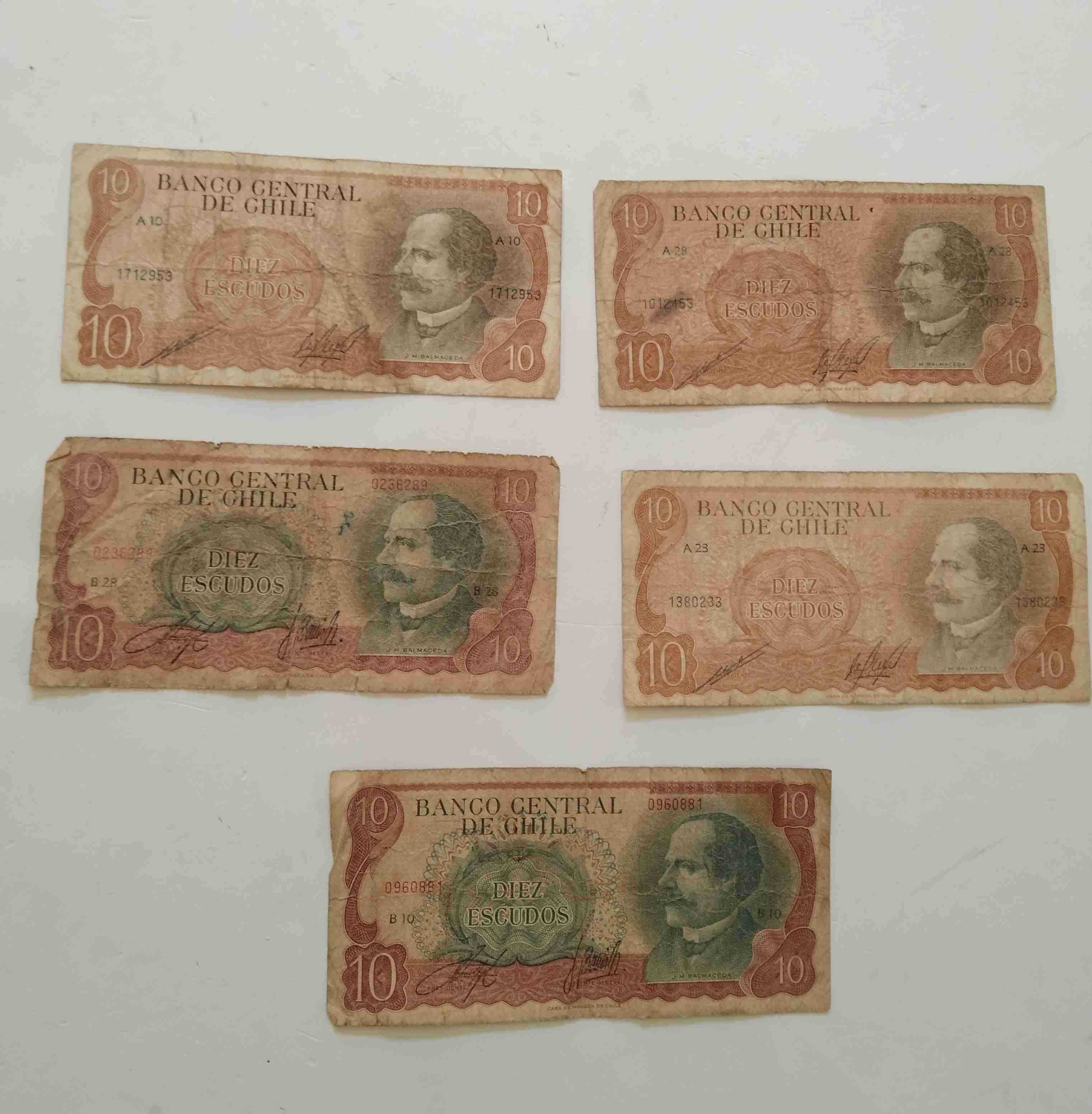 Lote de seis billetes antiguos chilenos - miniatura 2