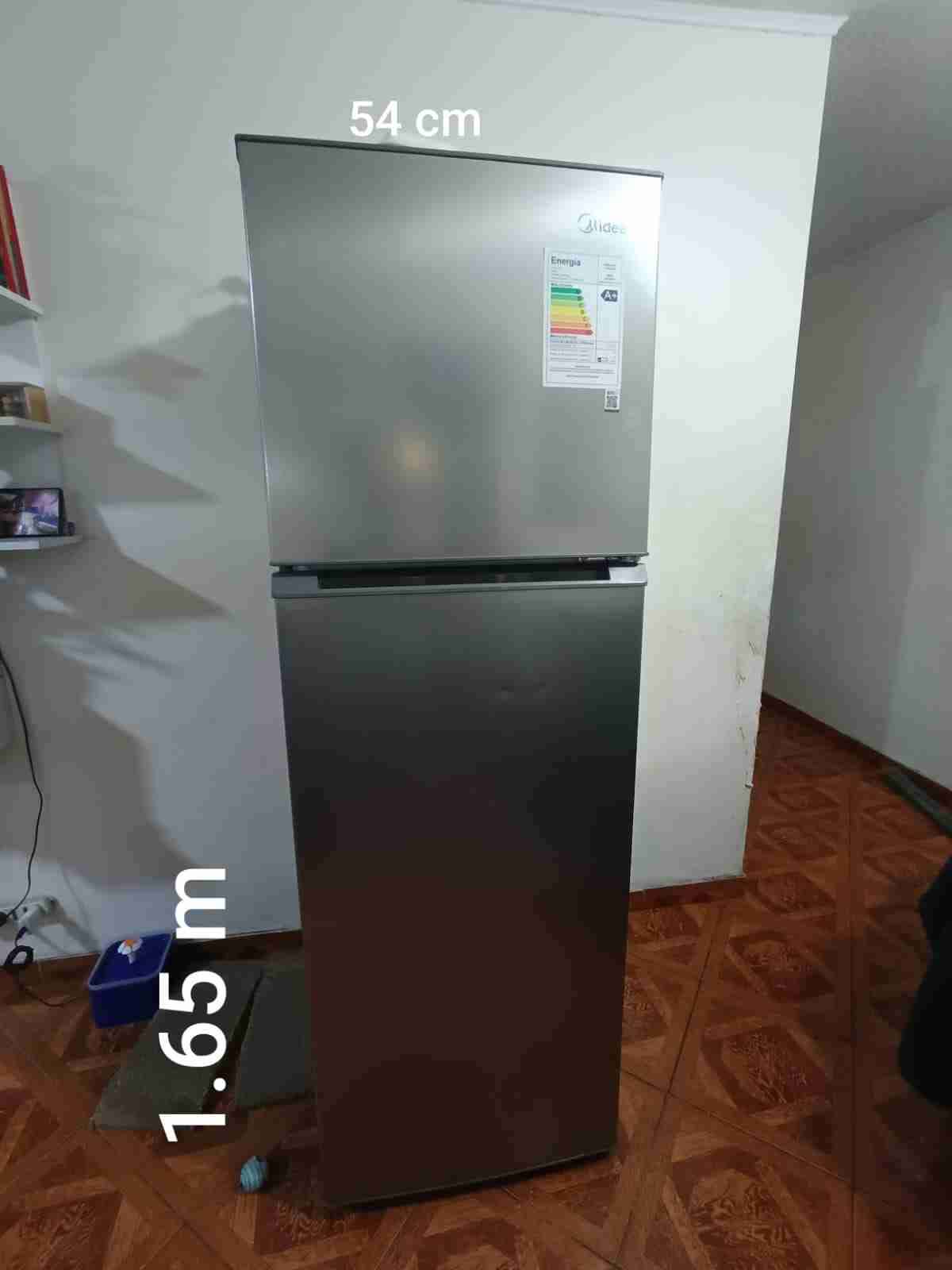 Refrigerador Midea 165cm plateado