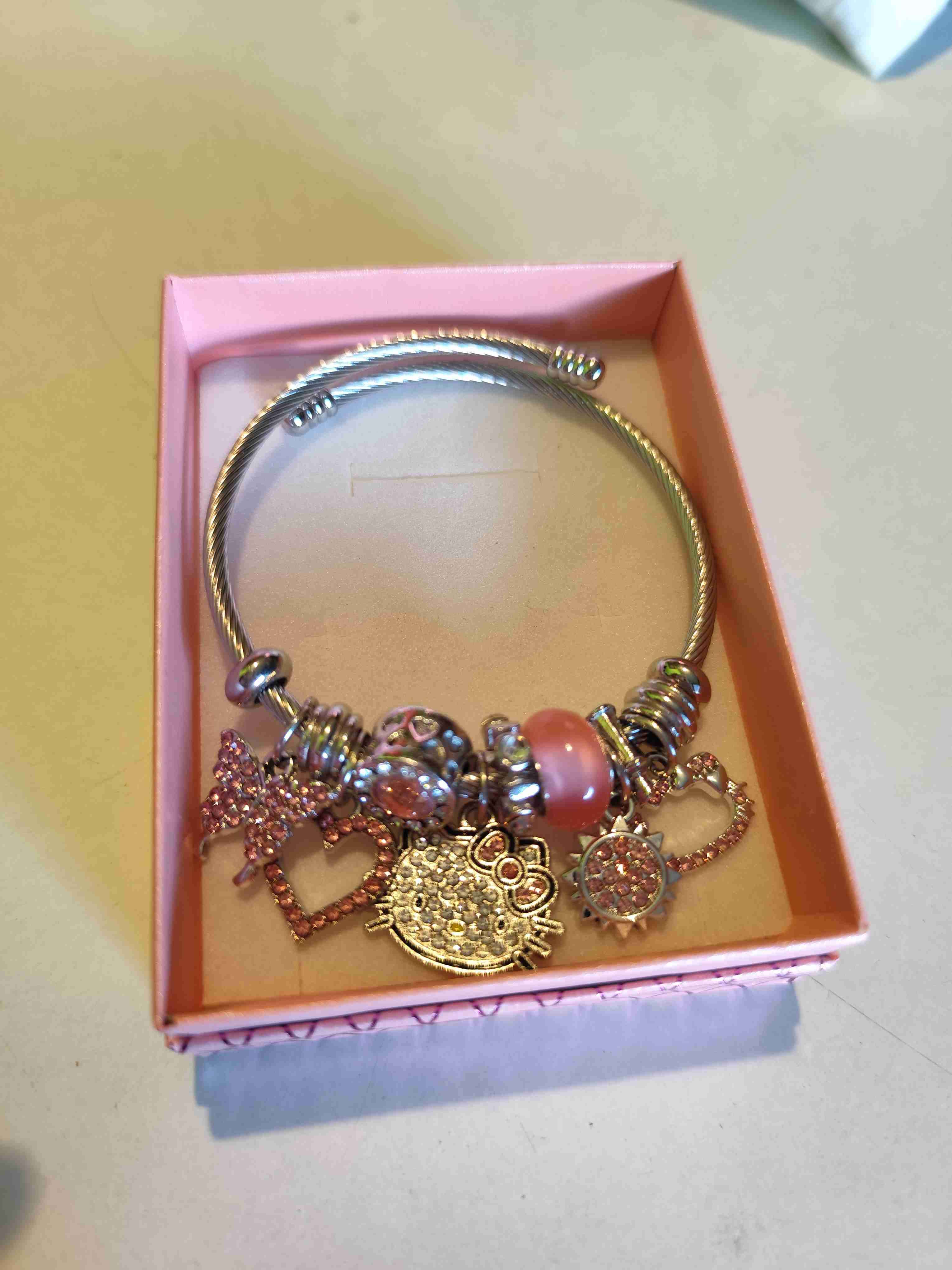 Pulsera con dijes decorativos hello Kitty - miniatura 1