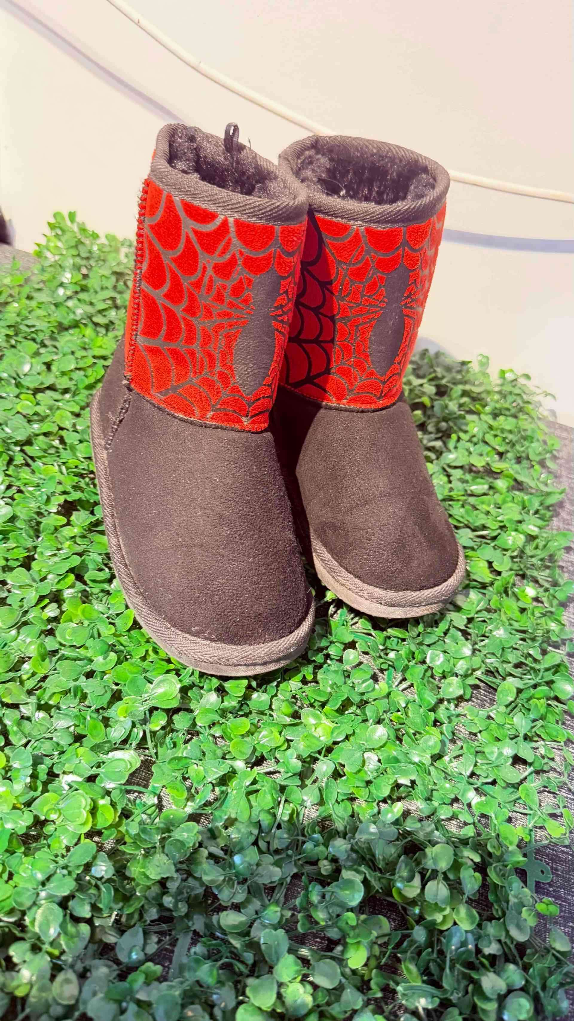 Botas infantiles con diseño de telaraña - miniatura 1