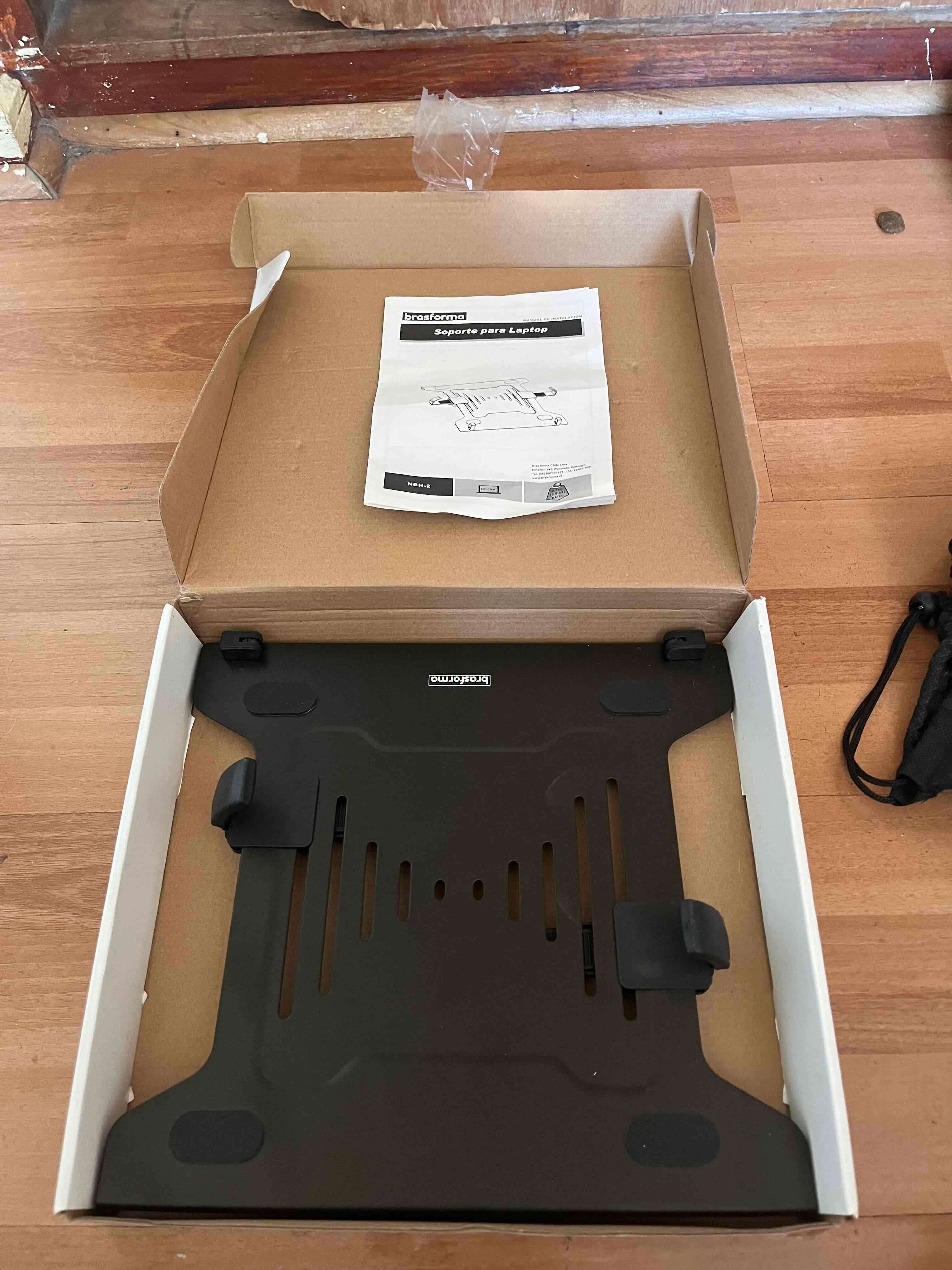 Soporte Adaptador para Laptop Brateck - miniatura 2