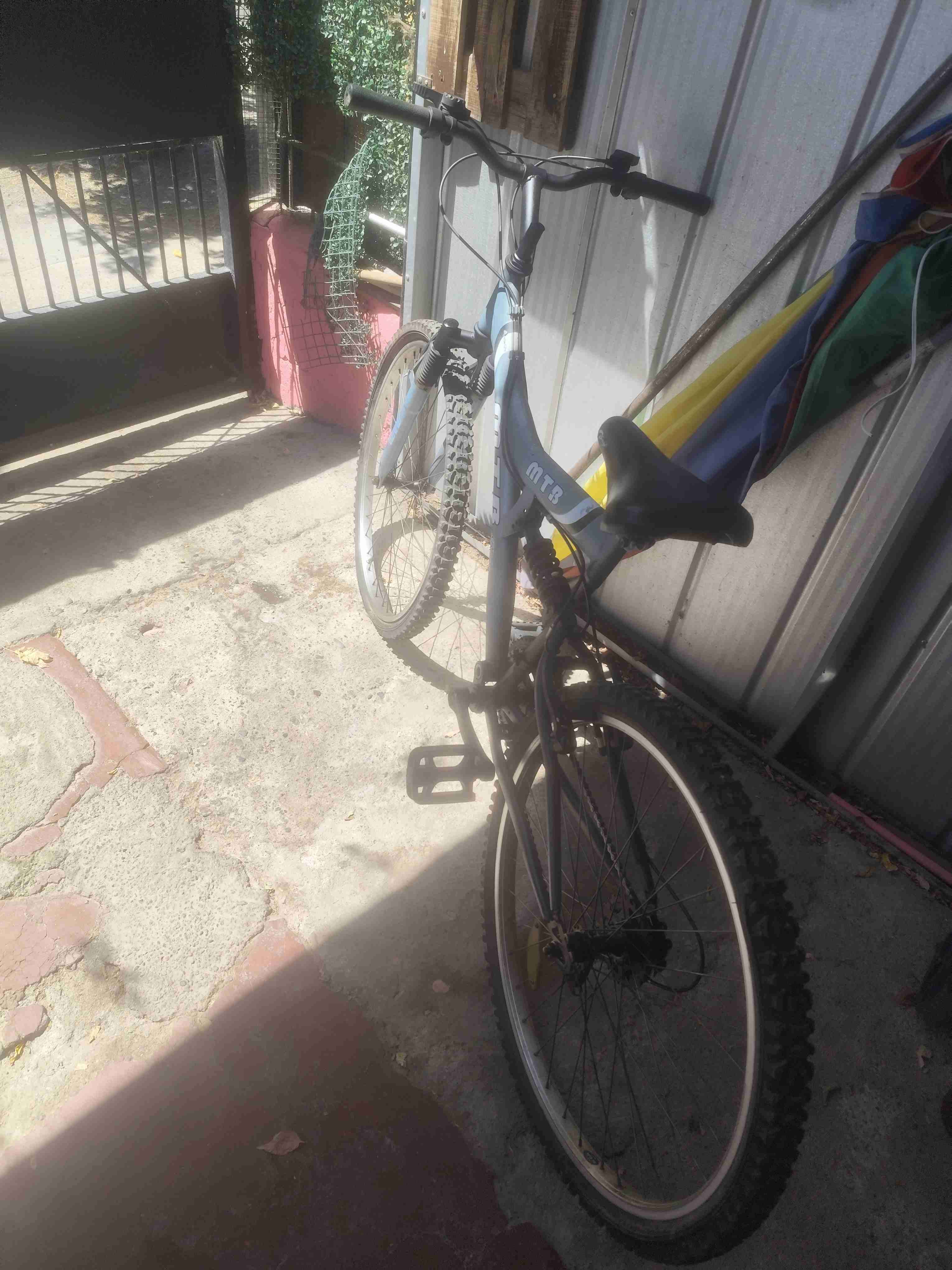 Bicicleta de montaña MTB azul - miniatura 2