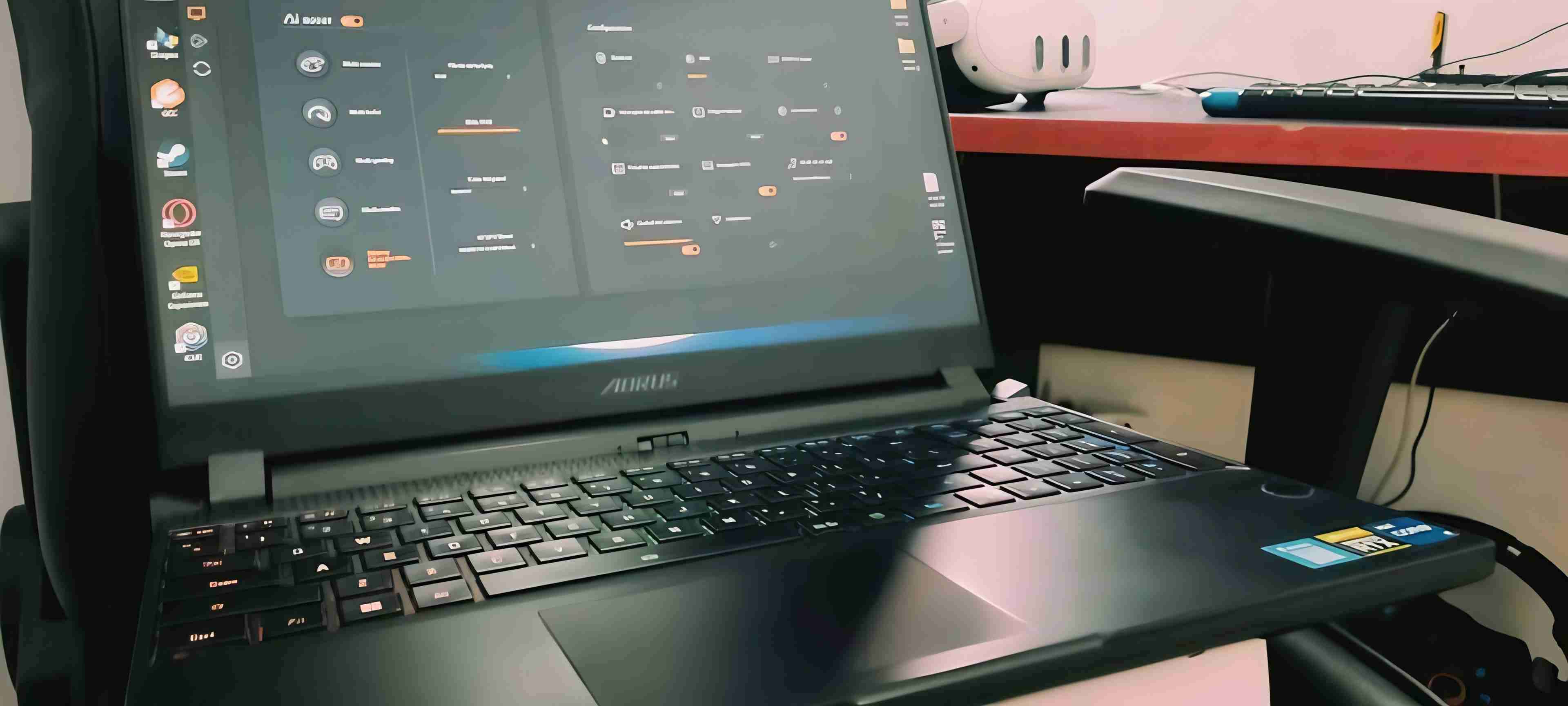 Laptop Gaming AORUS potente - miniatura 1