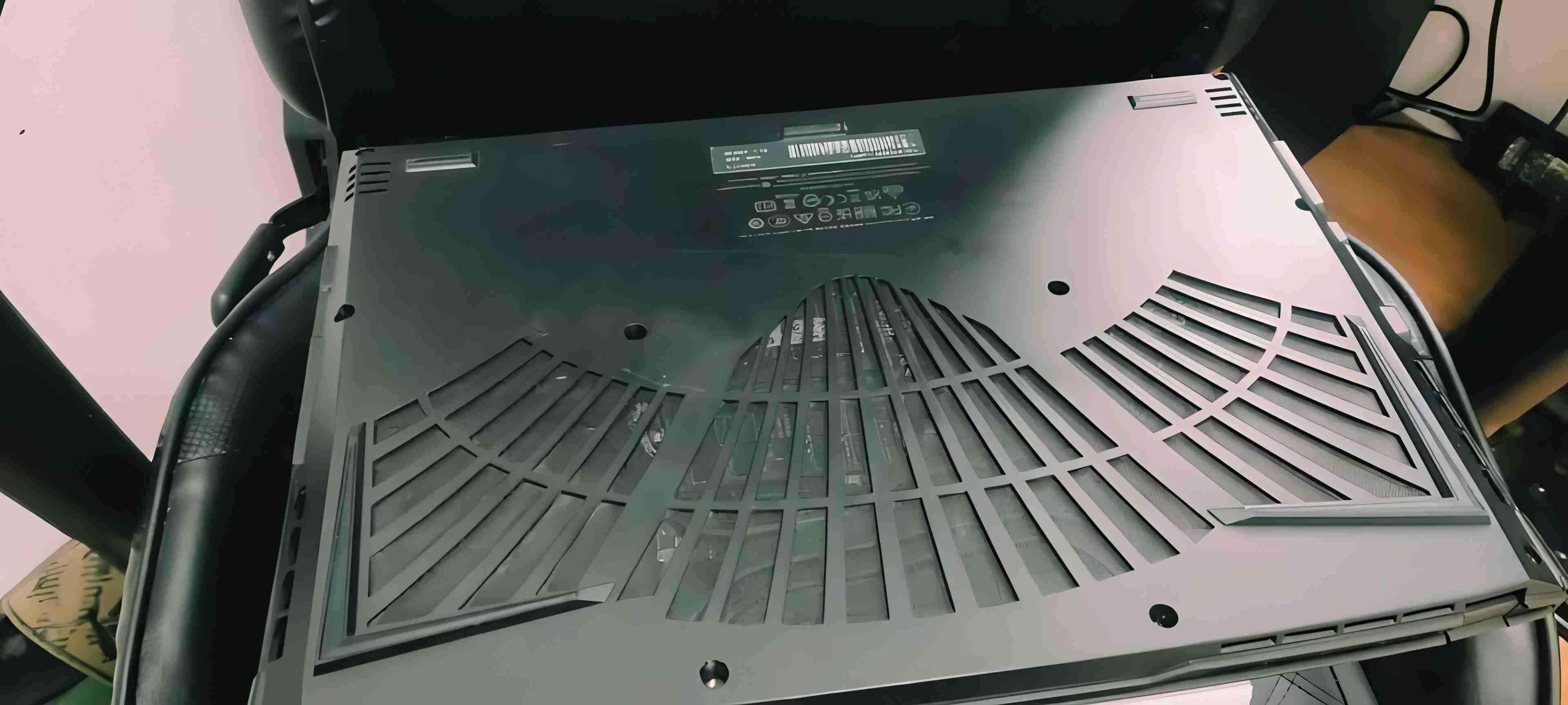 Laptop Gaming AORUS potente - miniatura 2