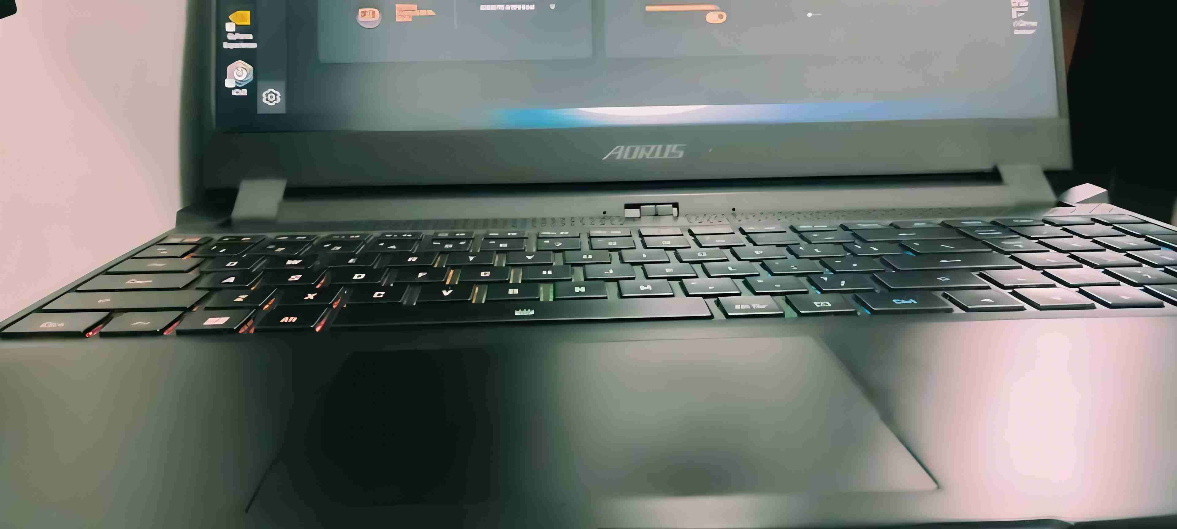 Laptop Gaming AORUS potente - miniatura 5