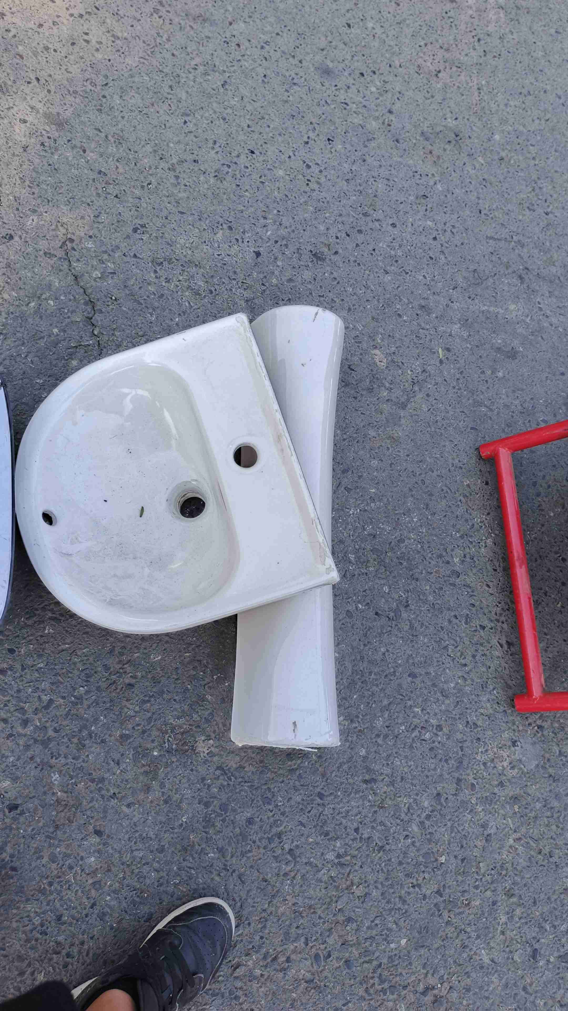 Lavamanos de cerámica usado