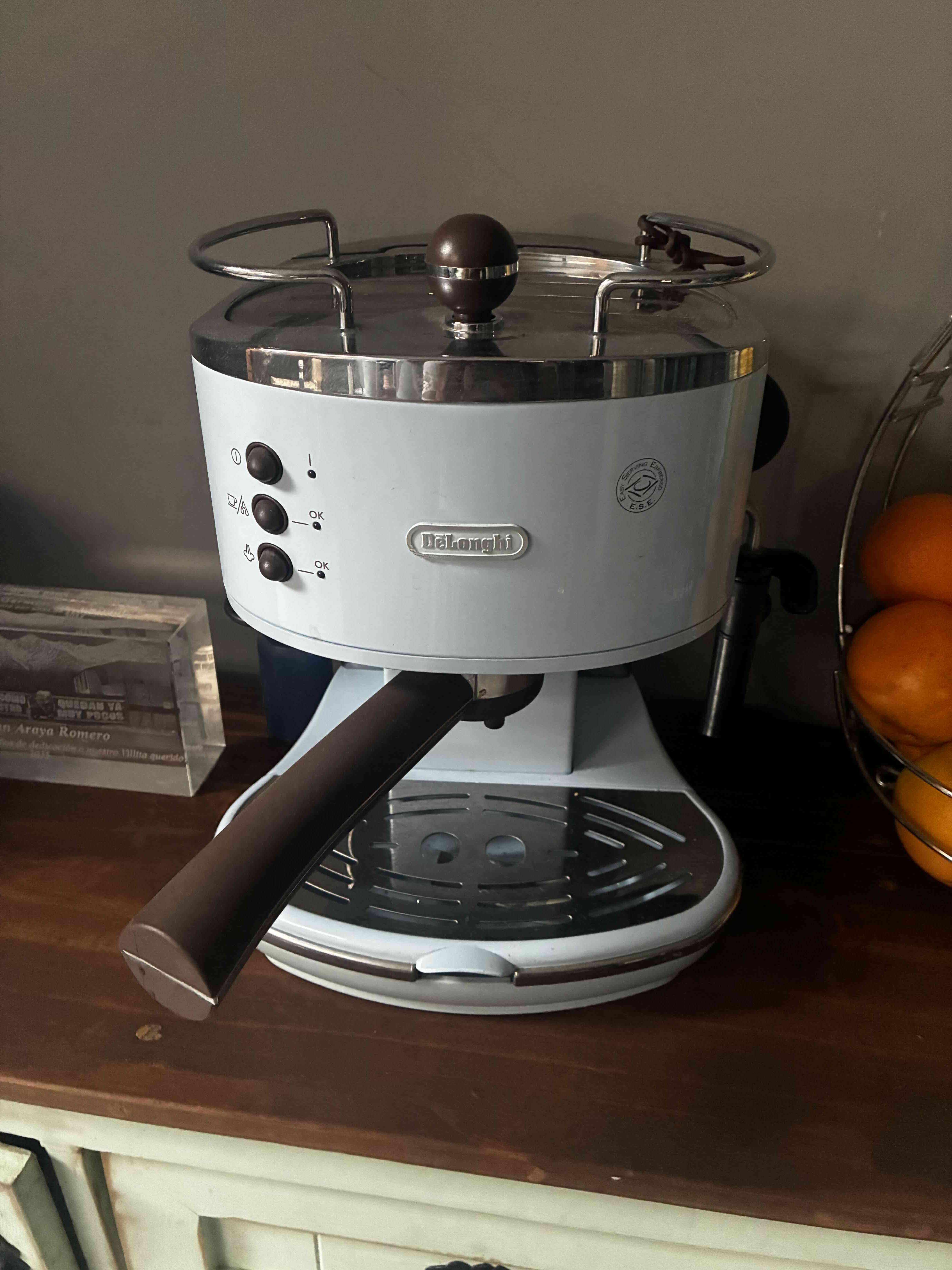 Cafetera espresso DeLonghi - miniatura 1