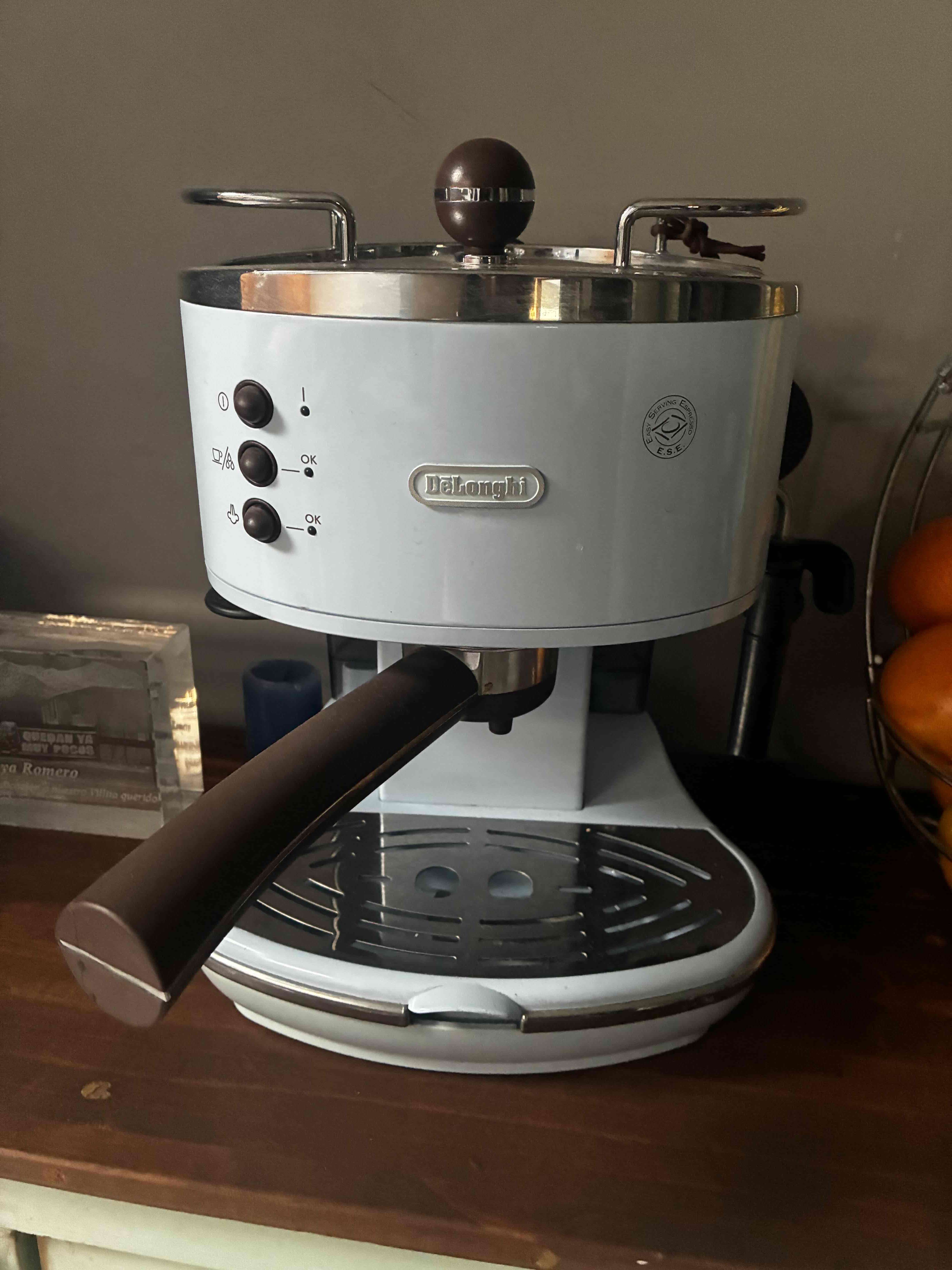 Cafetera espresso DeLonghi - miniatura 2
