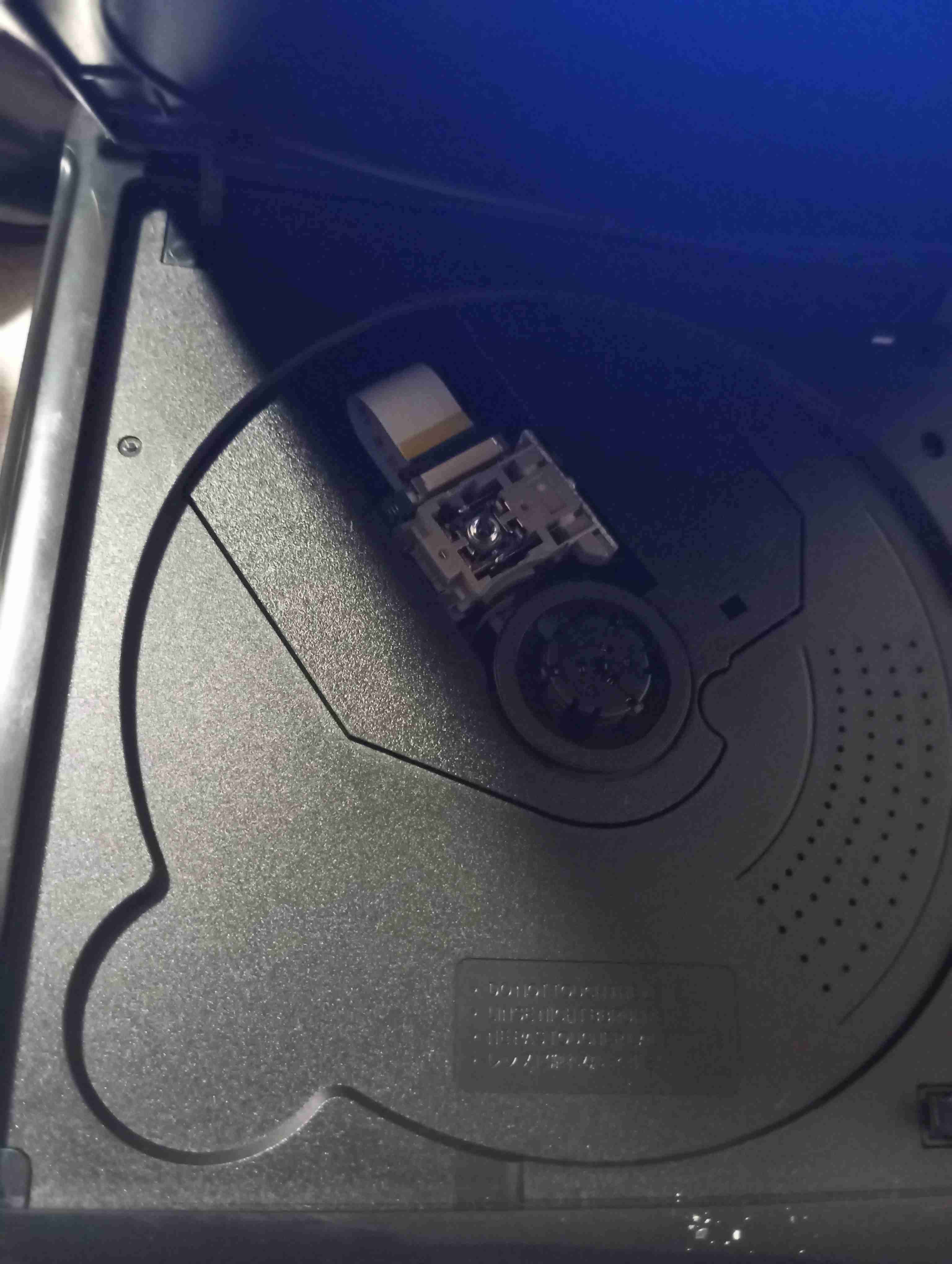 Reproductor DVD Portátil Master-G + Bolso y Contro - miniatura 3