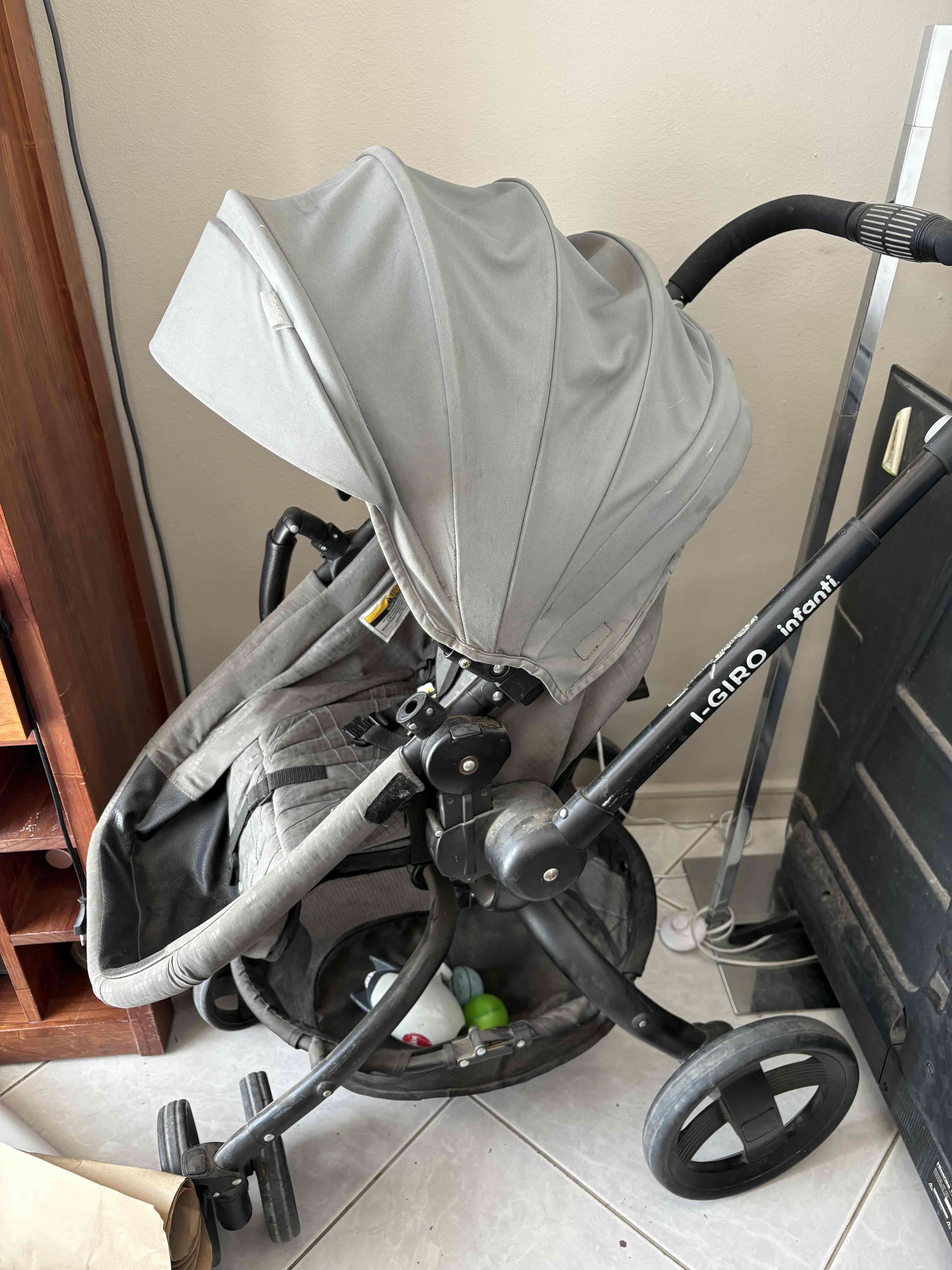 Coche de bebé gris Infanti - miniatura 1