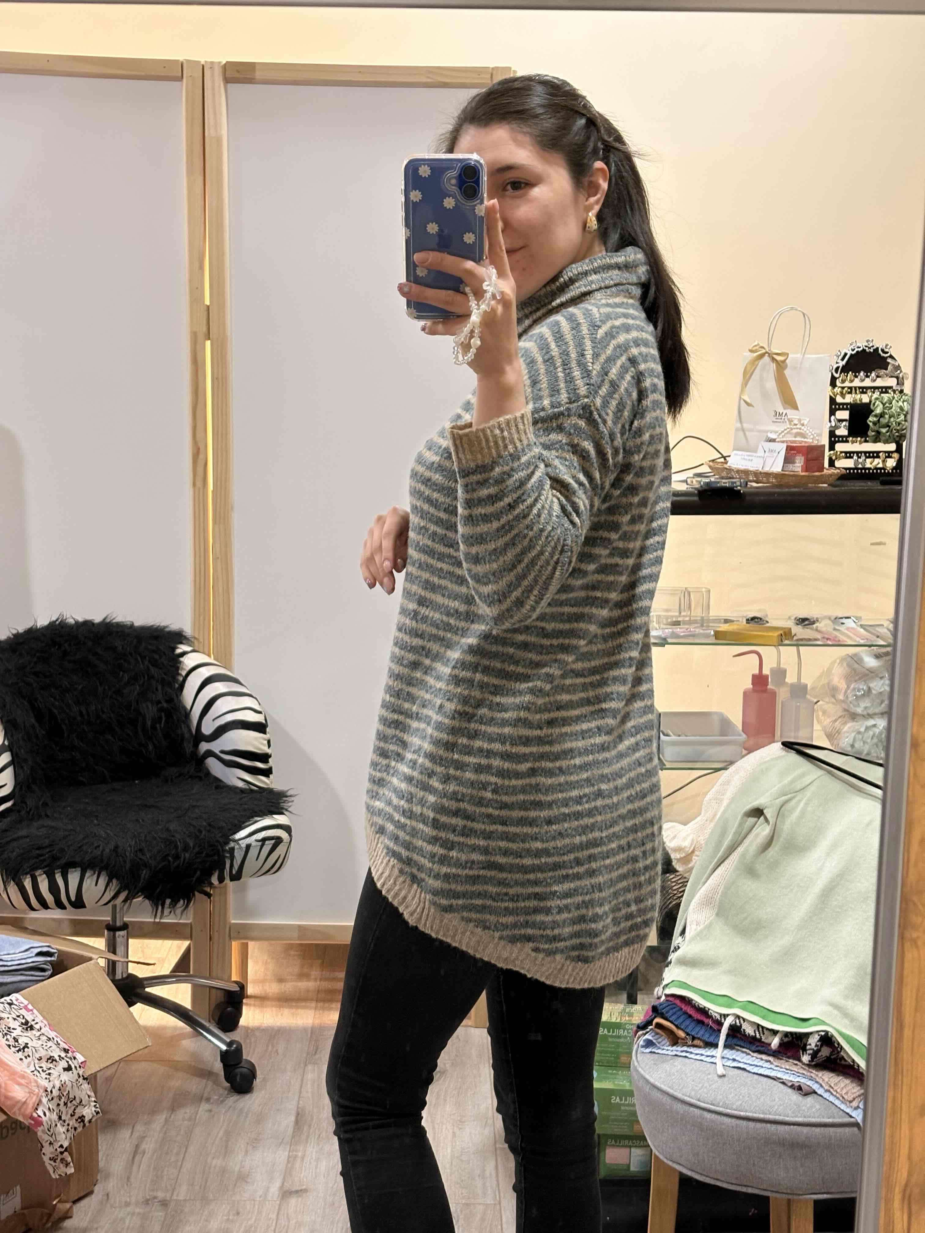 Suéter de rayas gris y beige - miniatura 2