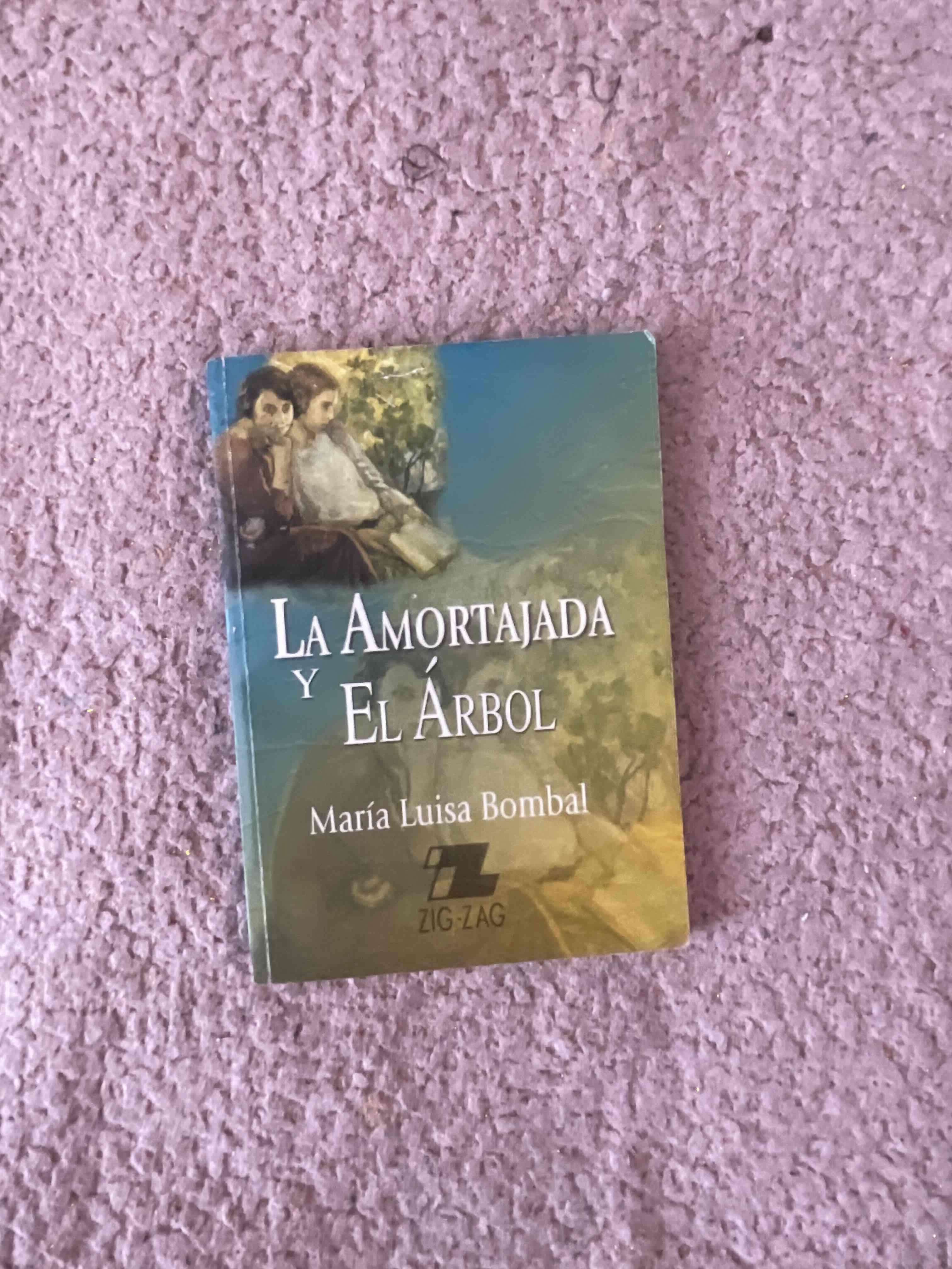 Libro La Amortajada y El Árbol