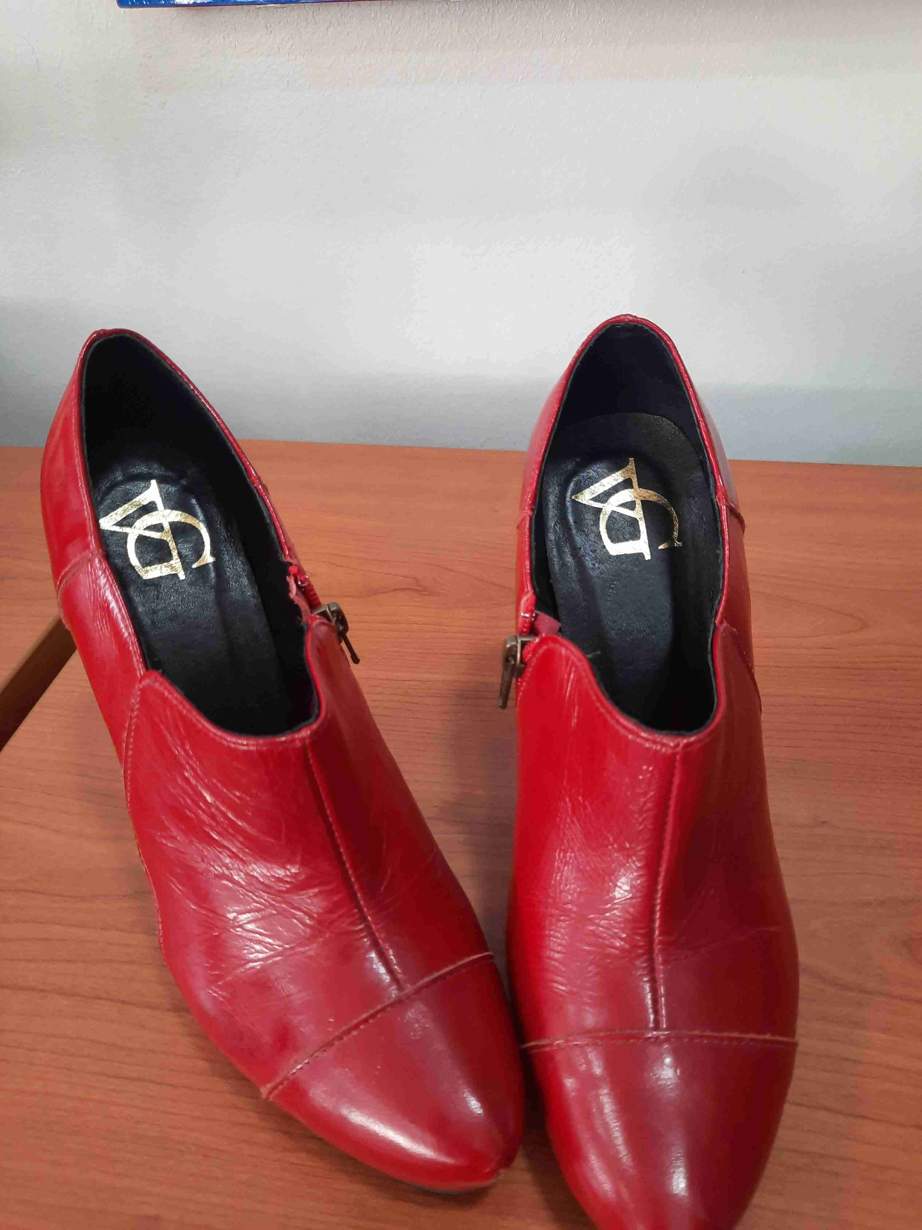 Botines rojos de tacón alto - miniatura 2