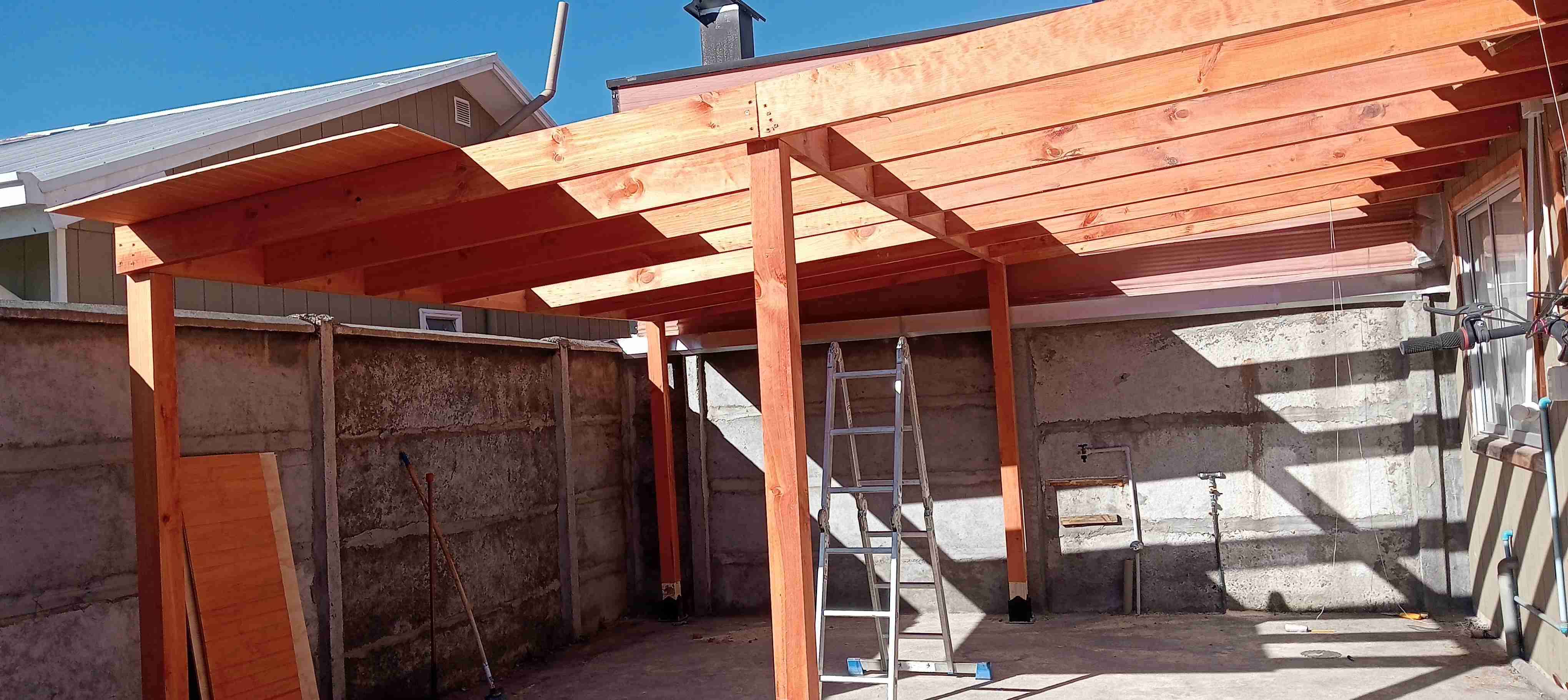 Materiales de construcción madera y zinc - miniatura 2