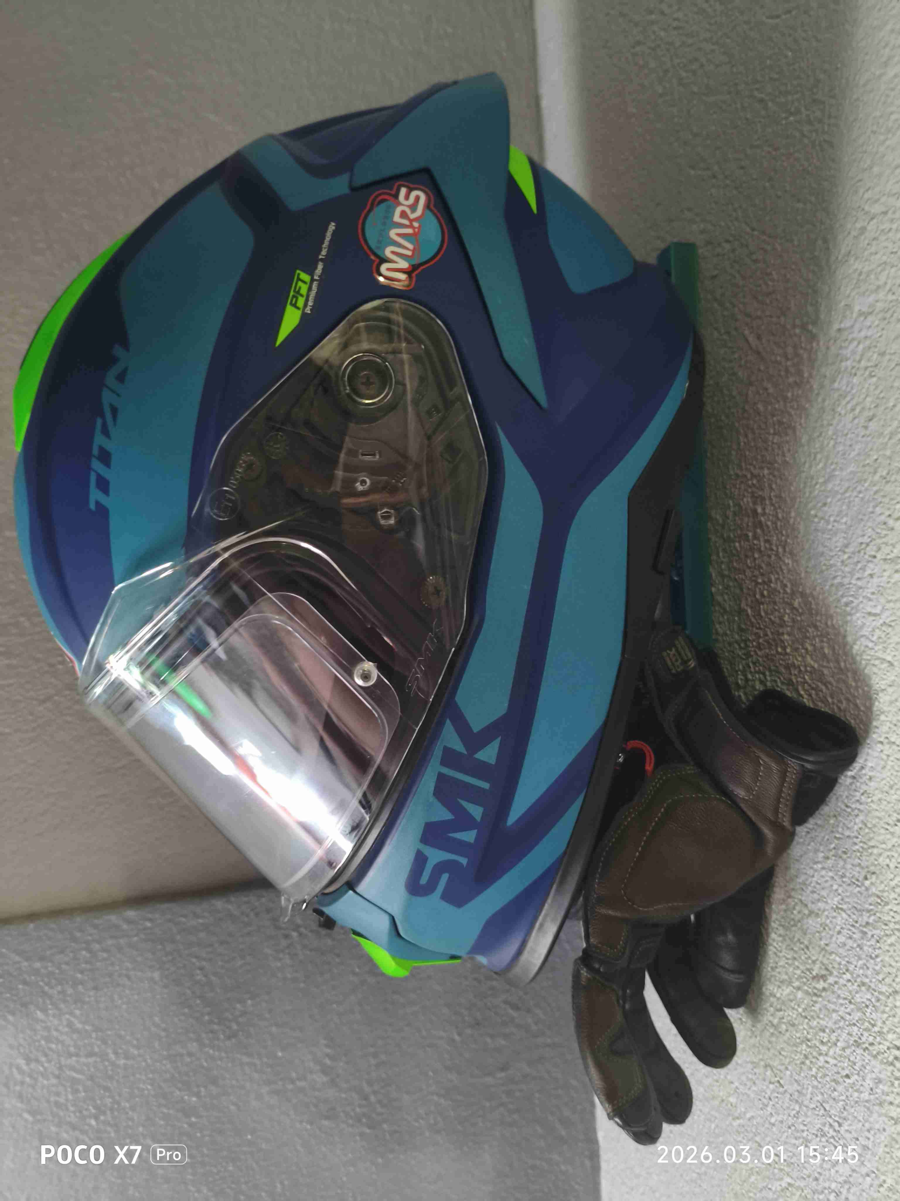 Colgador de casco fluorescente - miniatura 3