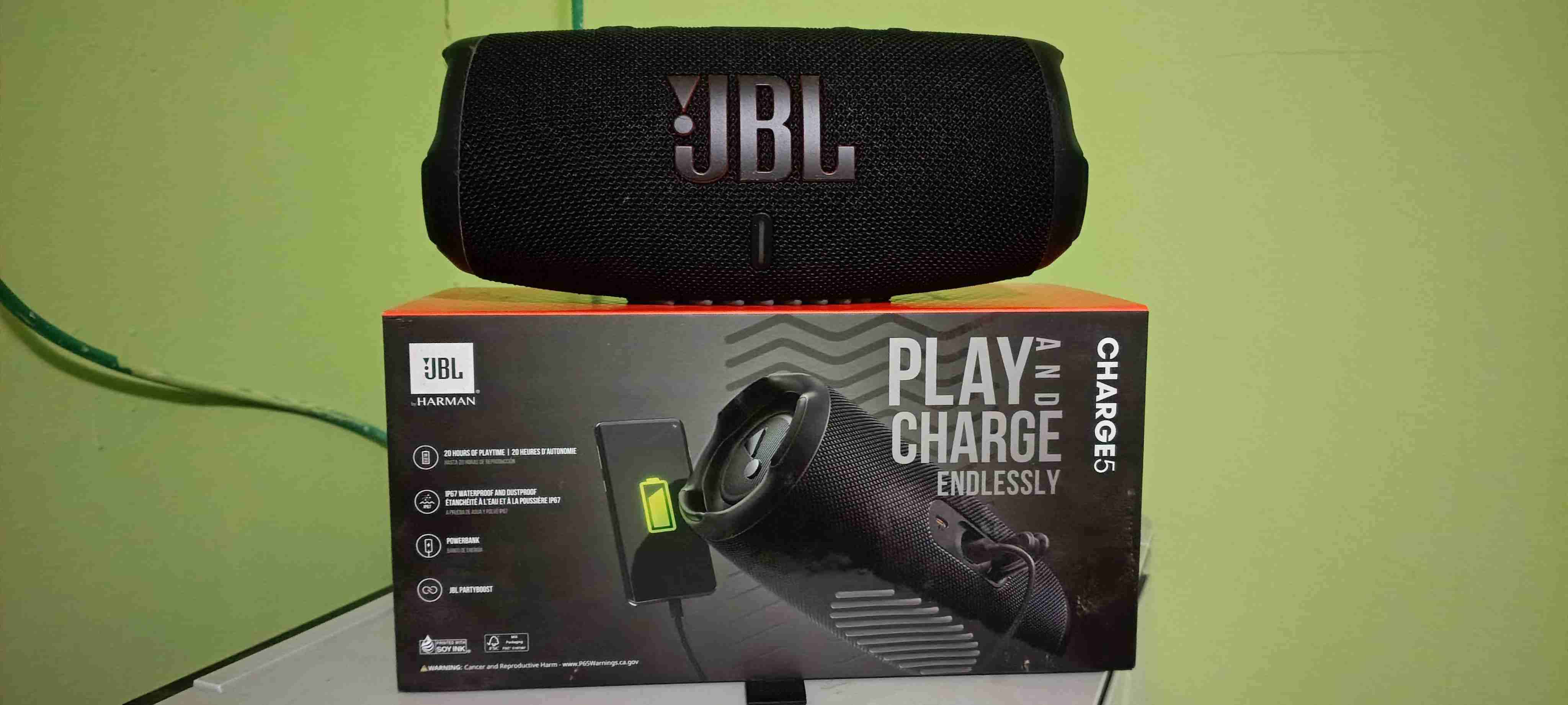 Parlante JBL Charge 5 negro - miniatura 1