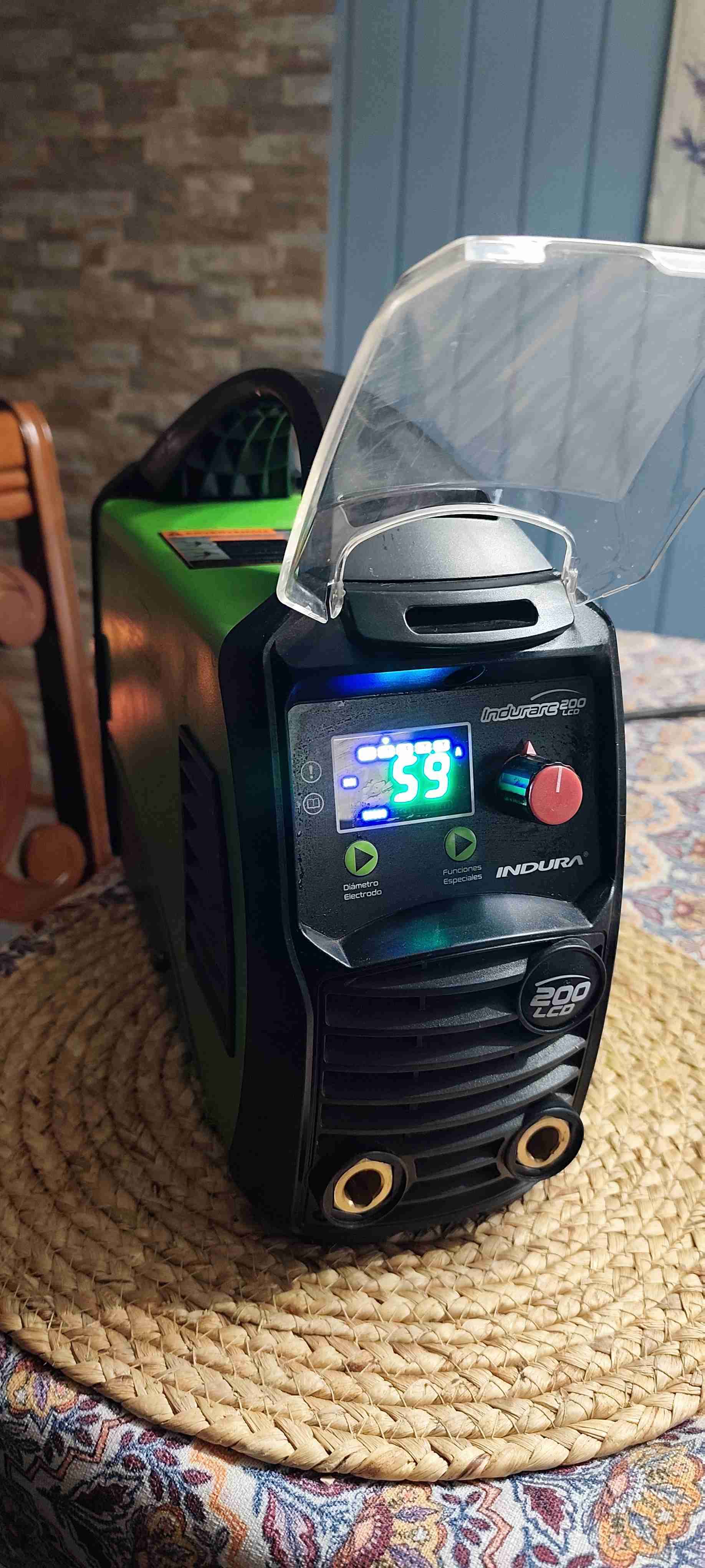 Soldadora arco manual Indura 200A - miniatura 2