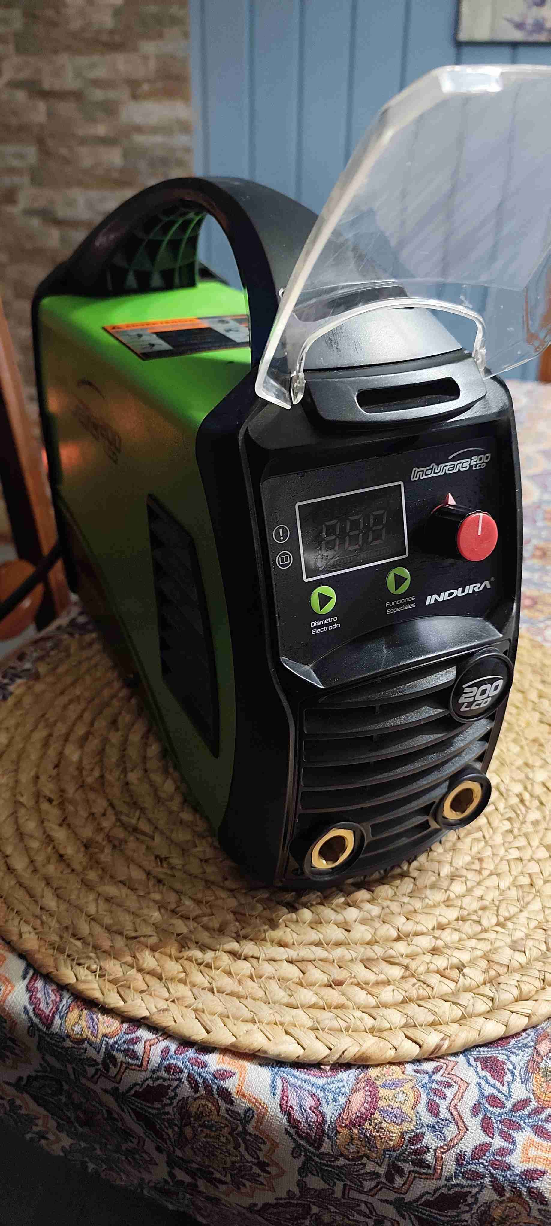Soldadora arco manual Indura 200A - miniatura 4
