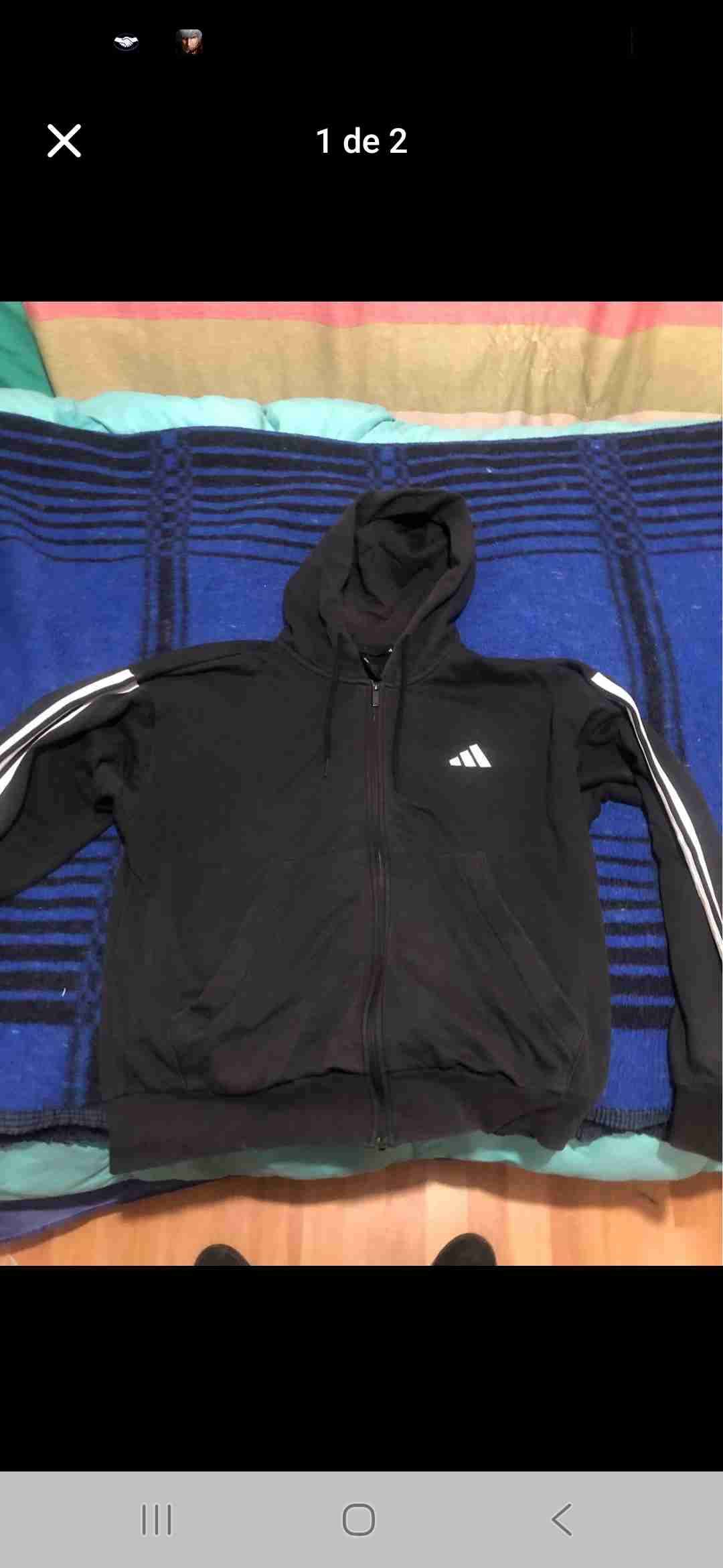 Polerón negro con capucha Adidas