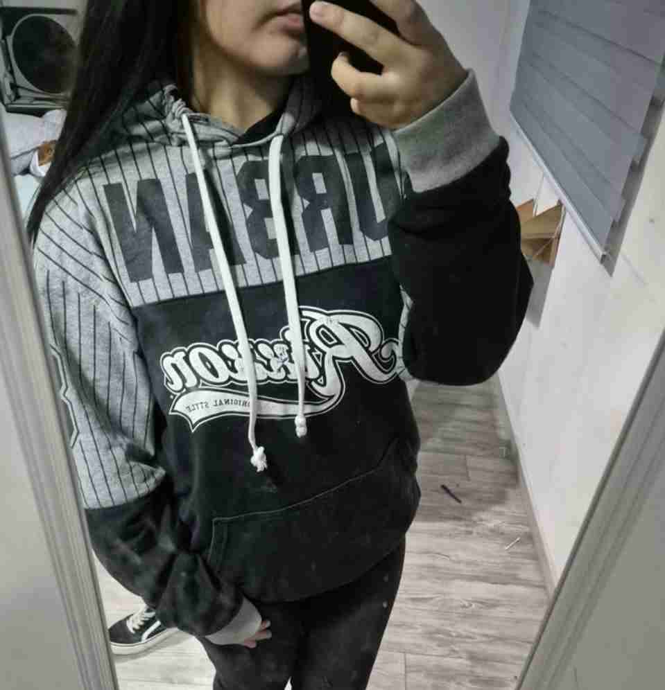 Polerón con capucha URBAN gris y negro - miniatura 2