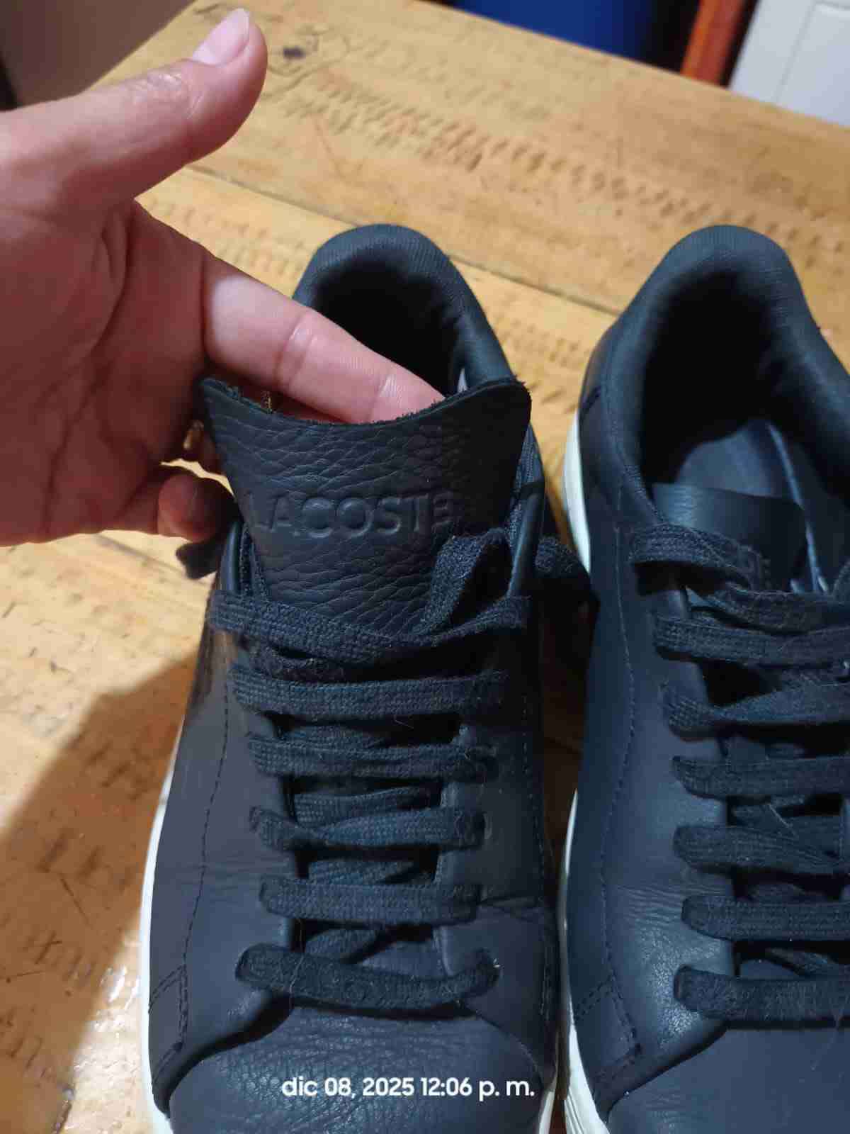 Zapatillas negras Lacoste - miniatura 1