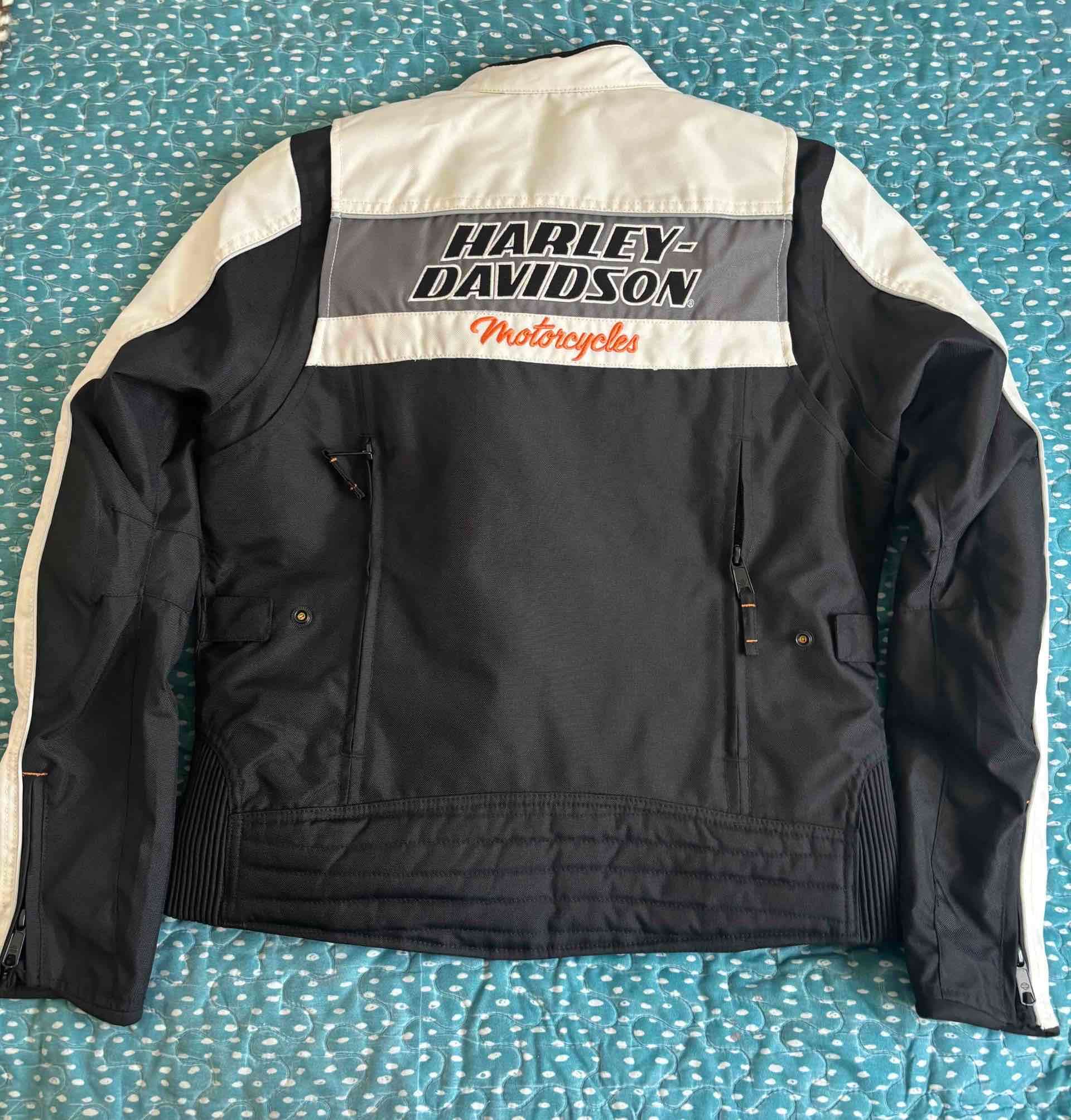 Chaqueta Harley Davidson negra y blanca - miniatura 2