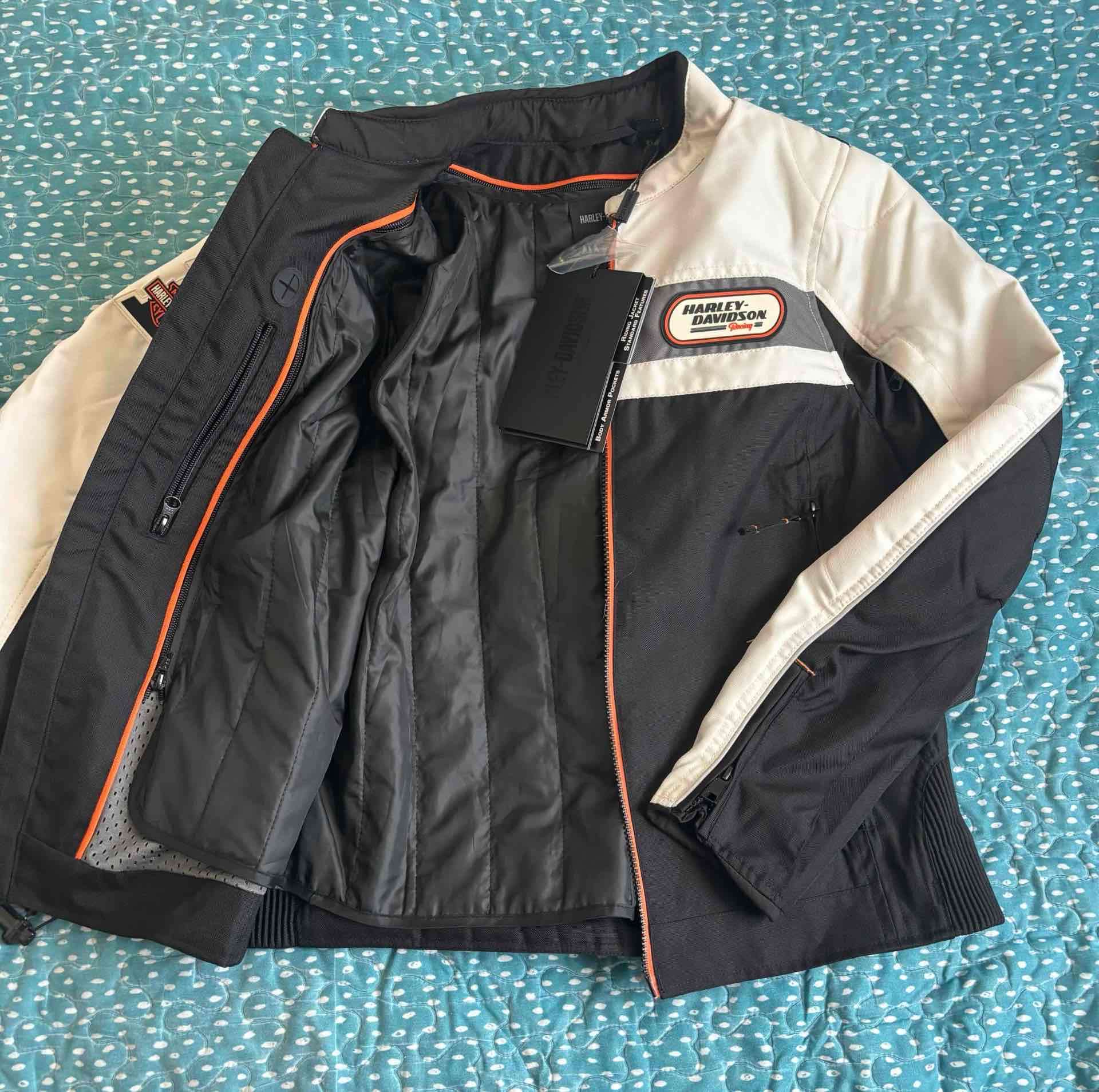 Chaqueta Harley Davidson negra y blanca - miniatura 3