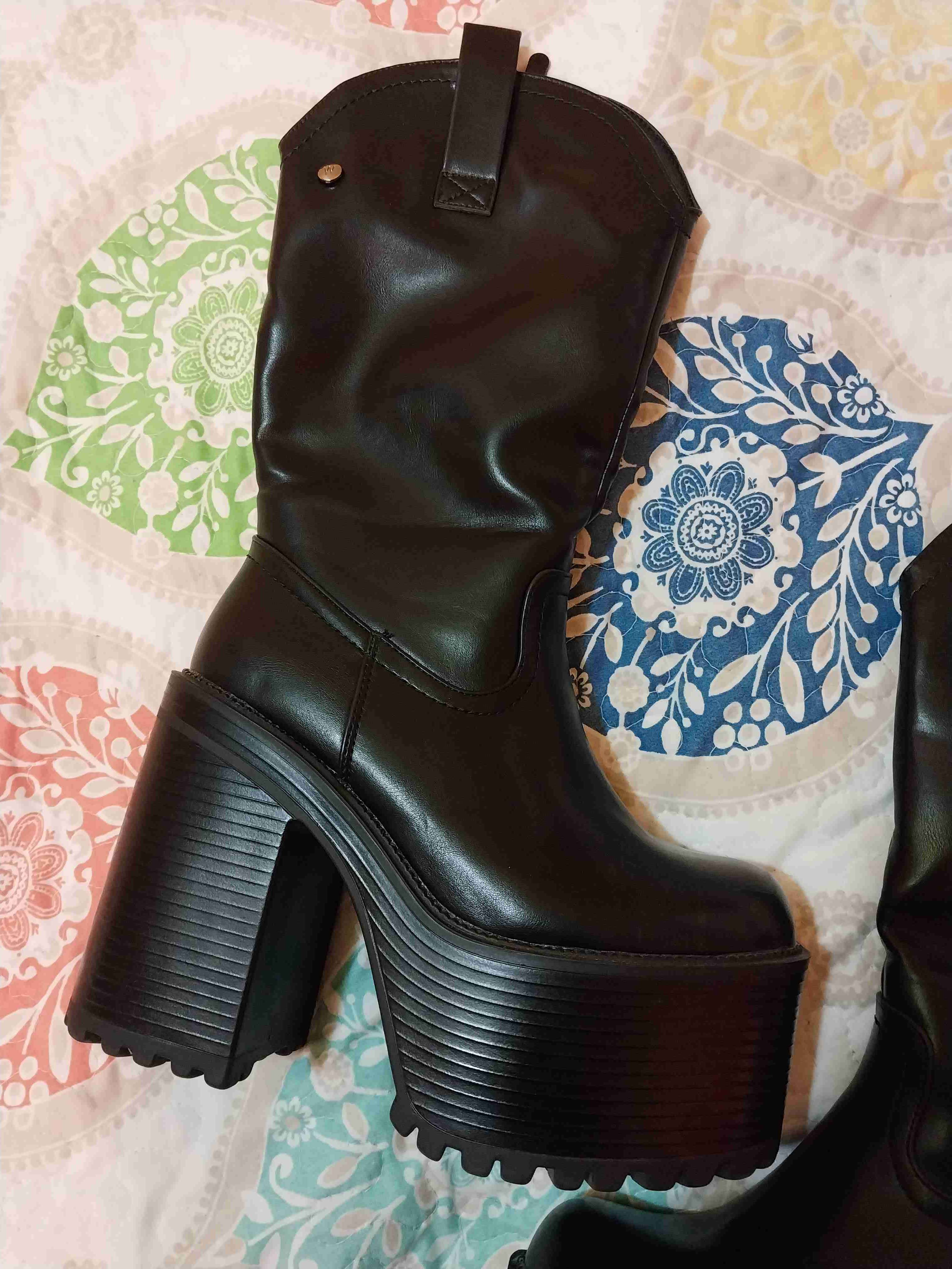 Botas negras plataforma altas - miniatura 2