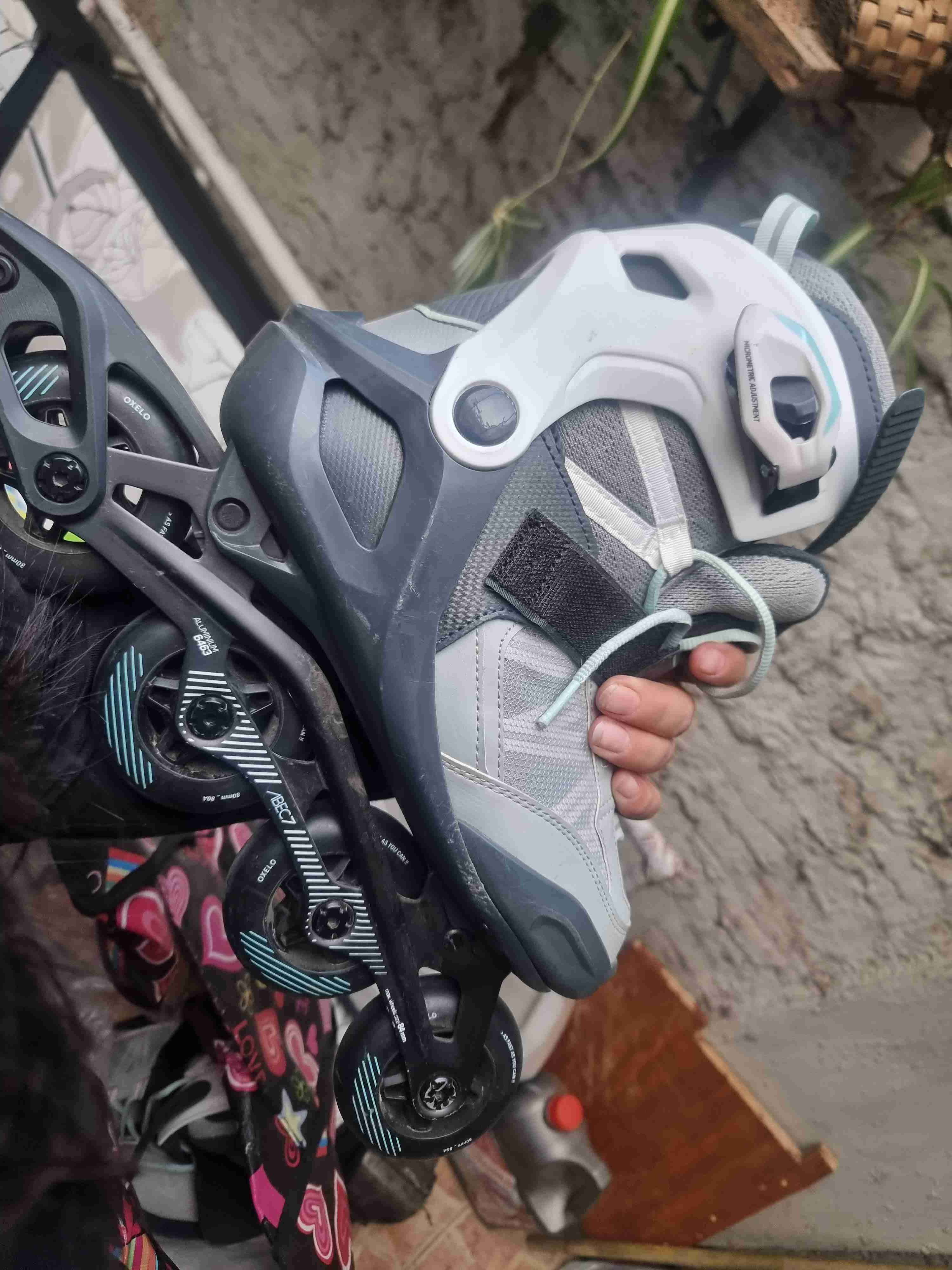 Patines en línea gris y blanco - miniatura 4