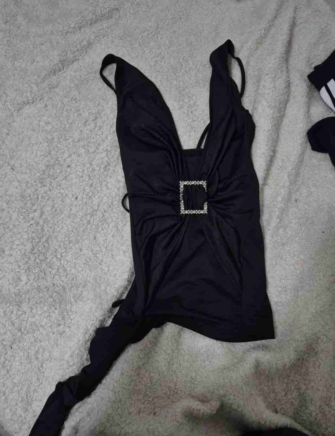 top asimetrico 2000s con brillito talla M-L - miniatura 2