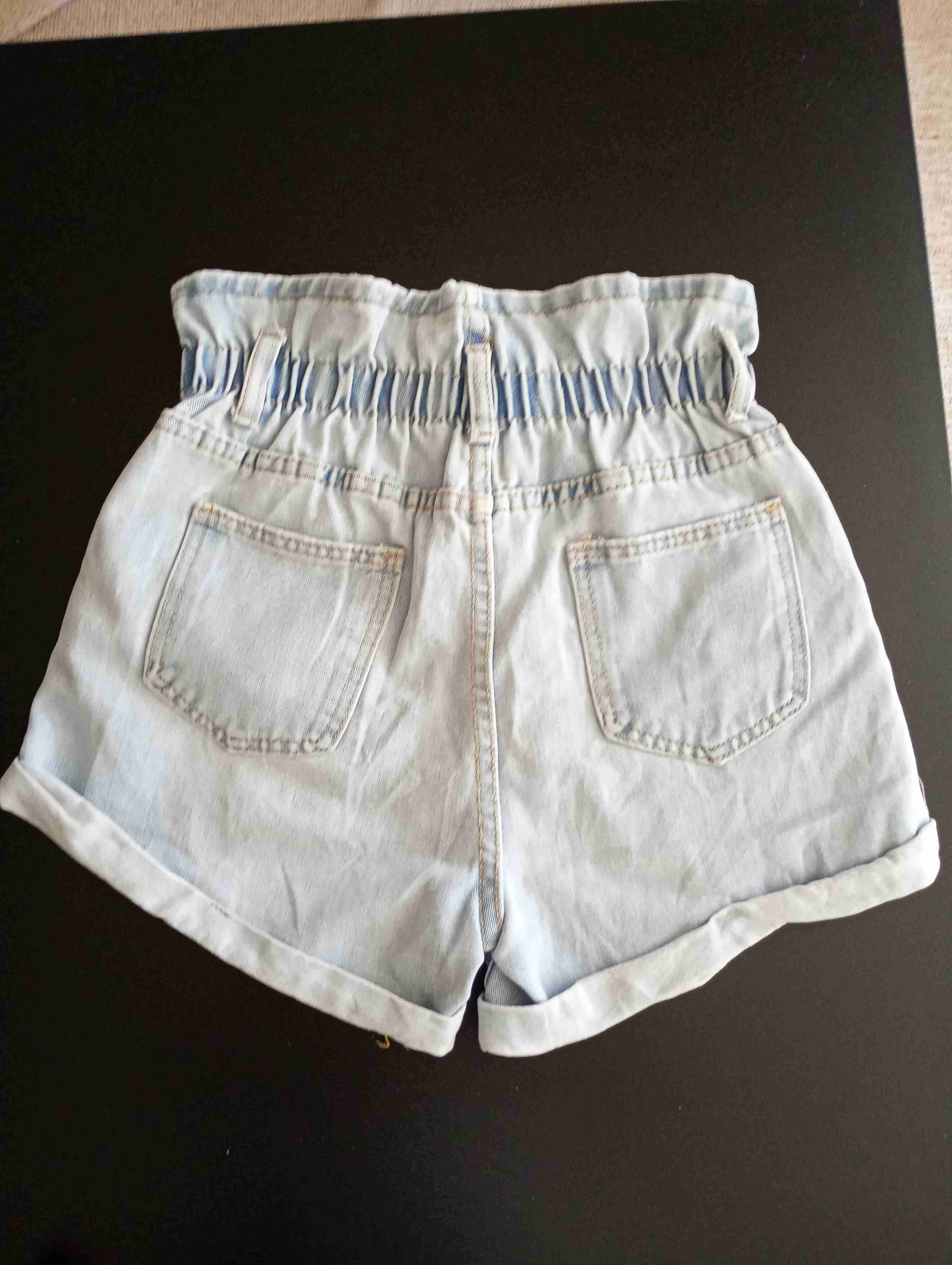 Shorts de mezclilla desgastados - miniatura 2