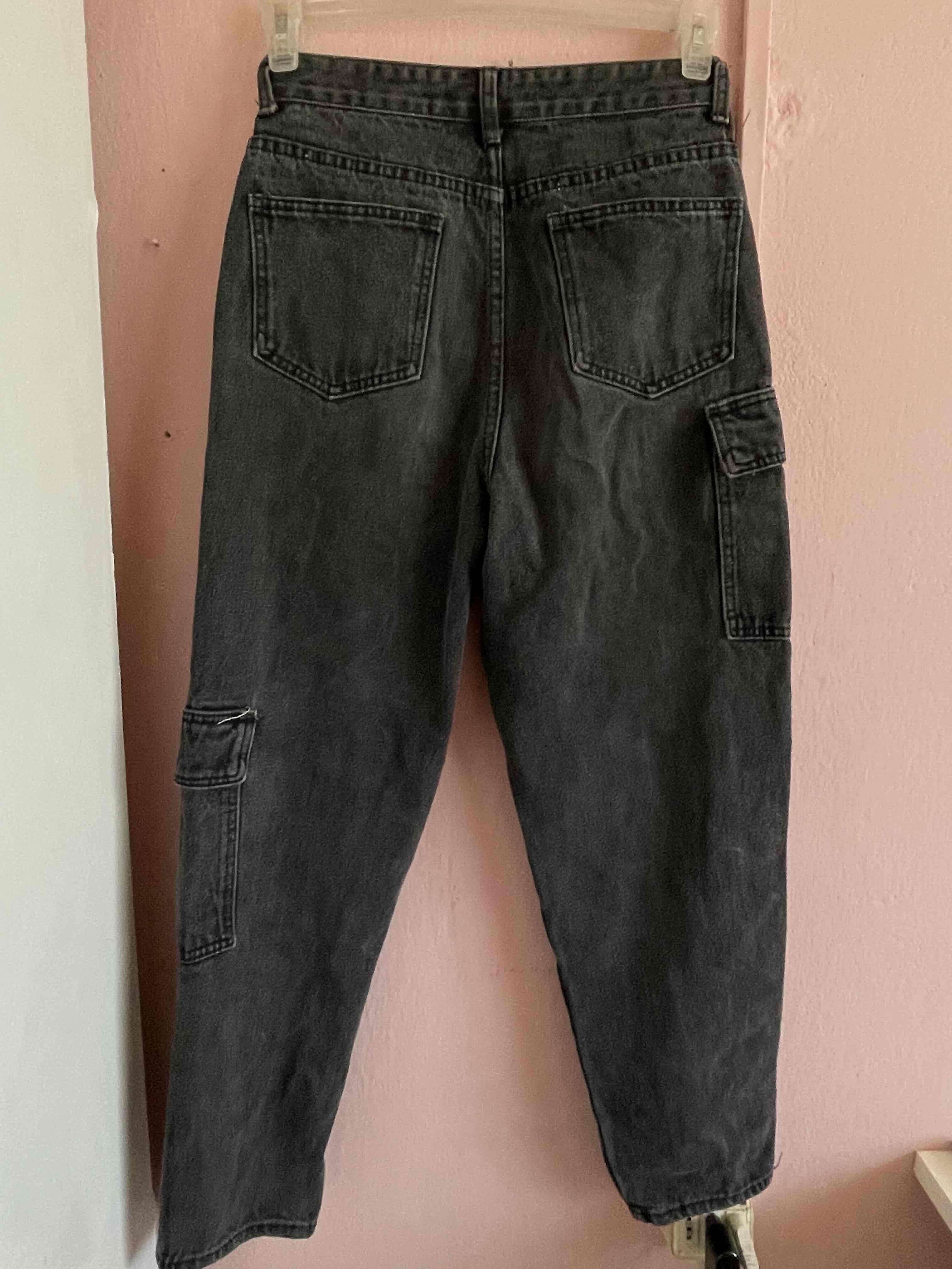 Pantalones cargo negros - miniatura 2