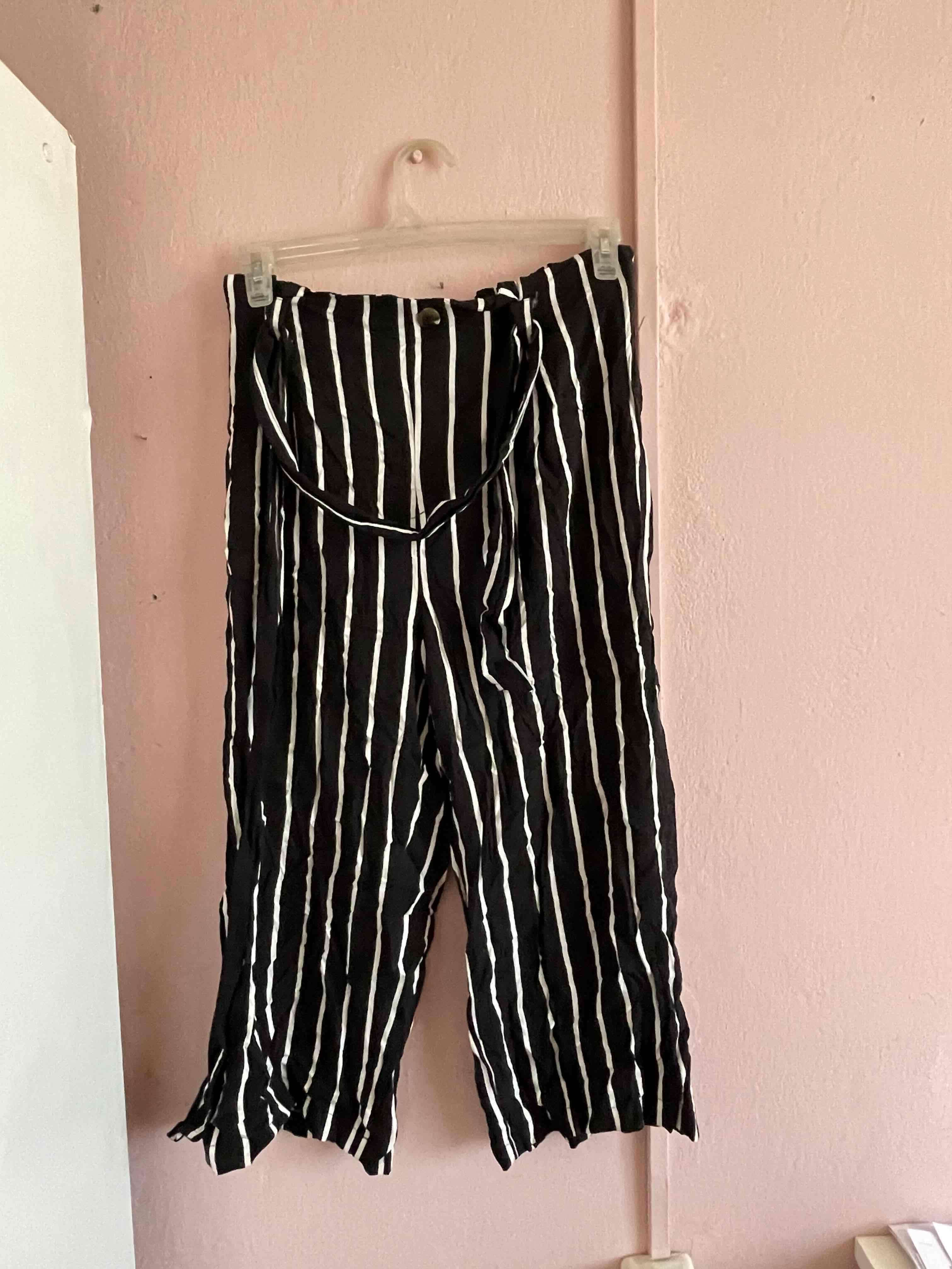 Pantalón negro a rayas - miniatura 2