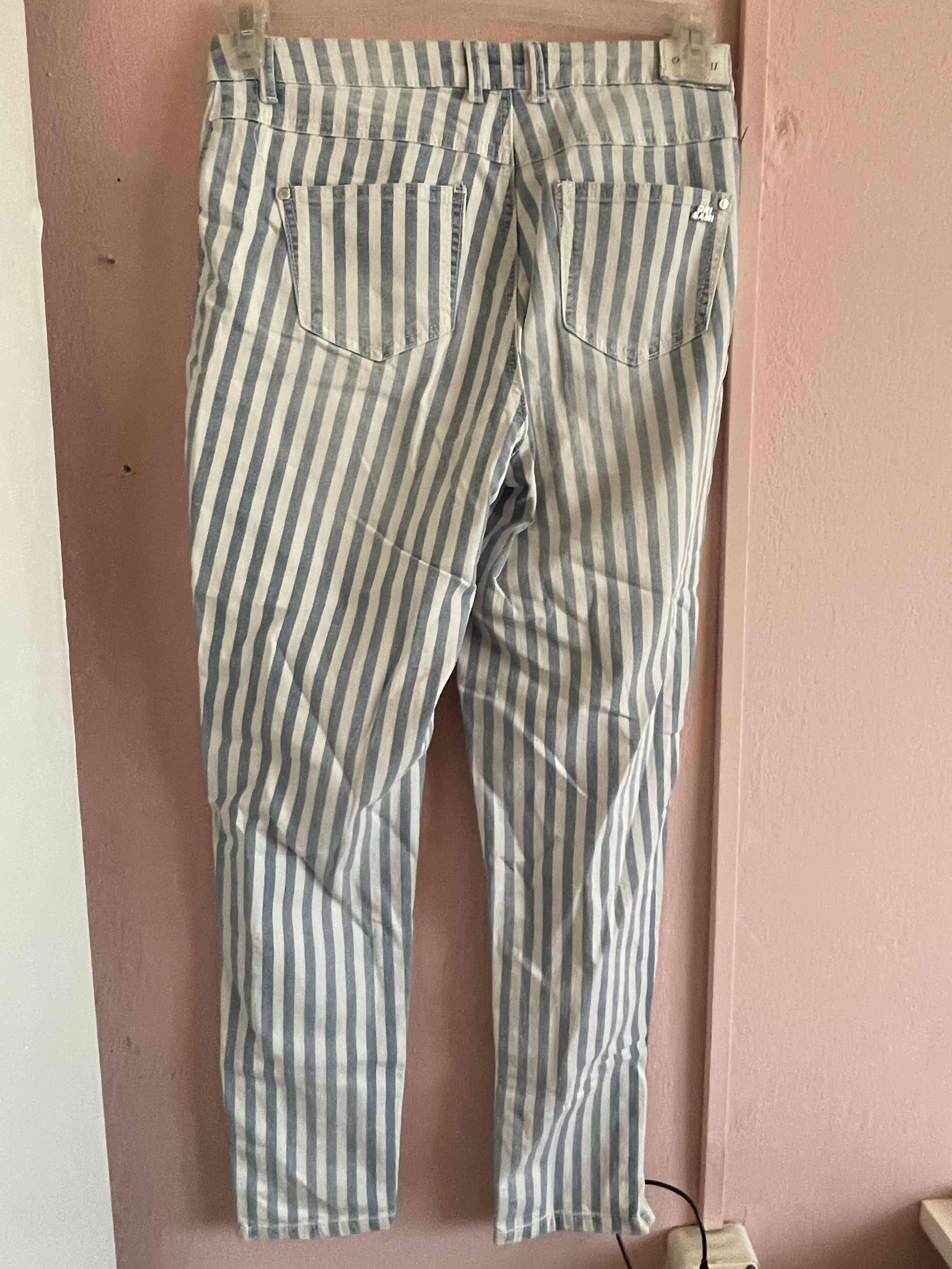 Pantalones a rayas blancas y azules - miniatura 2