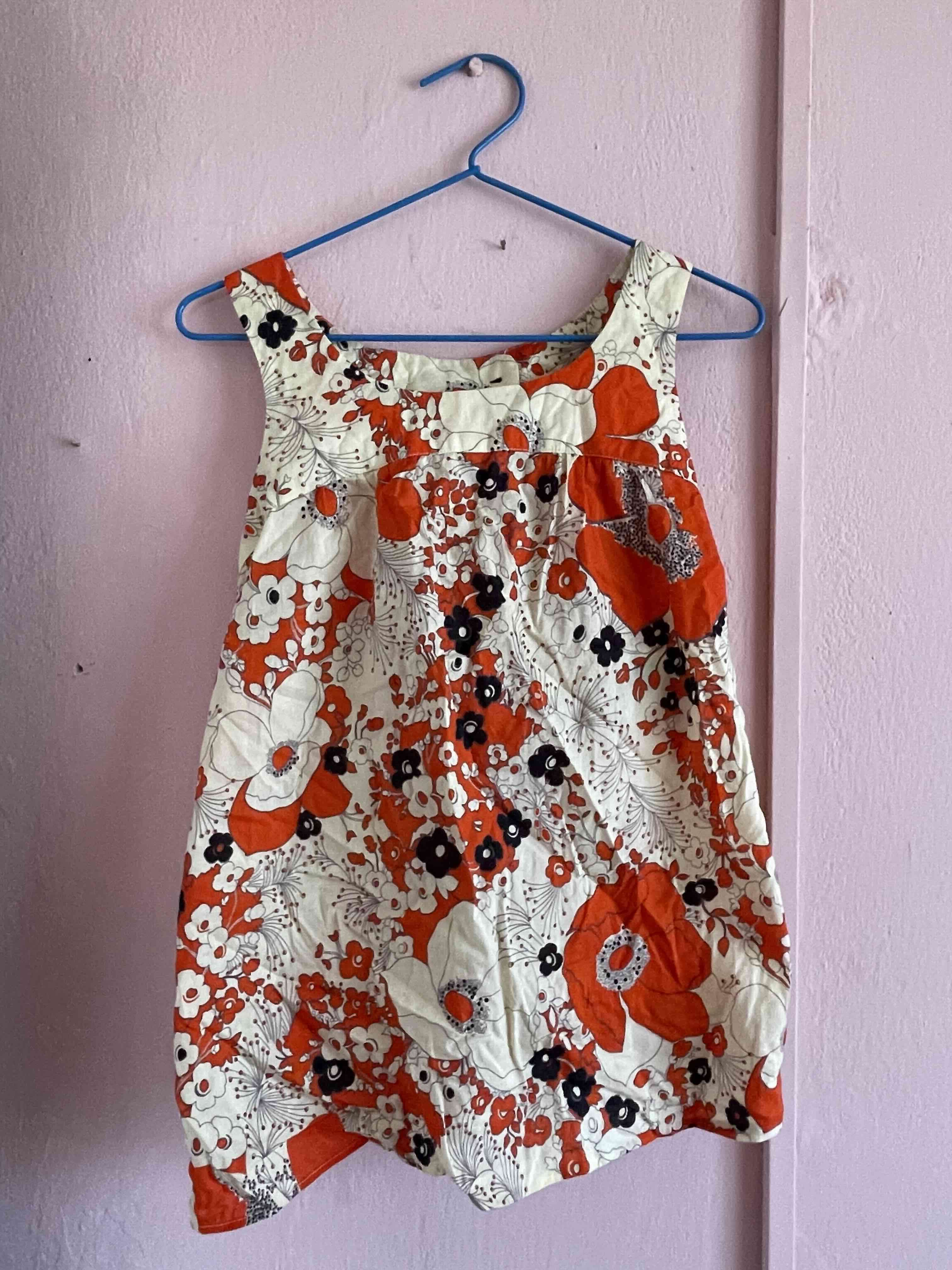 Blusa floreada sin mangas - miniatura 1